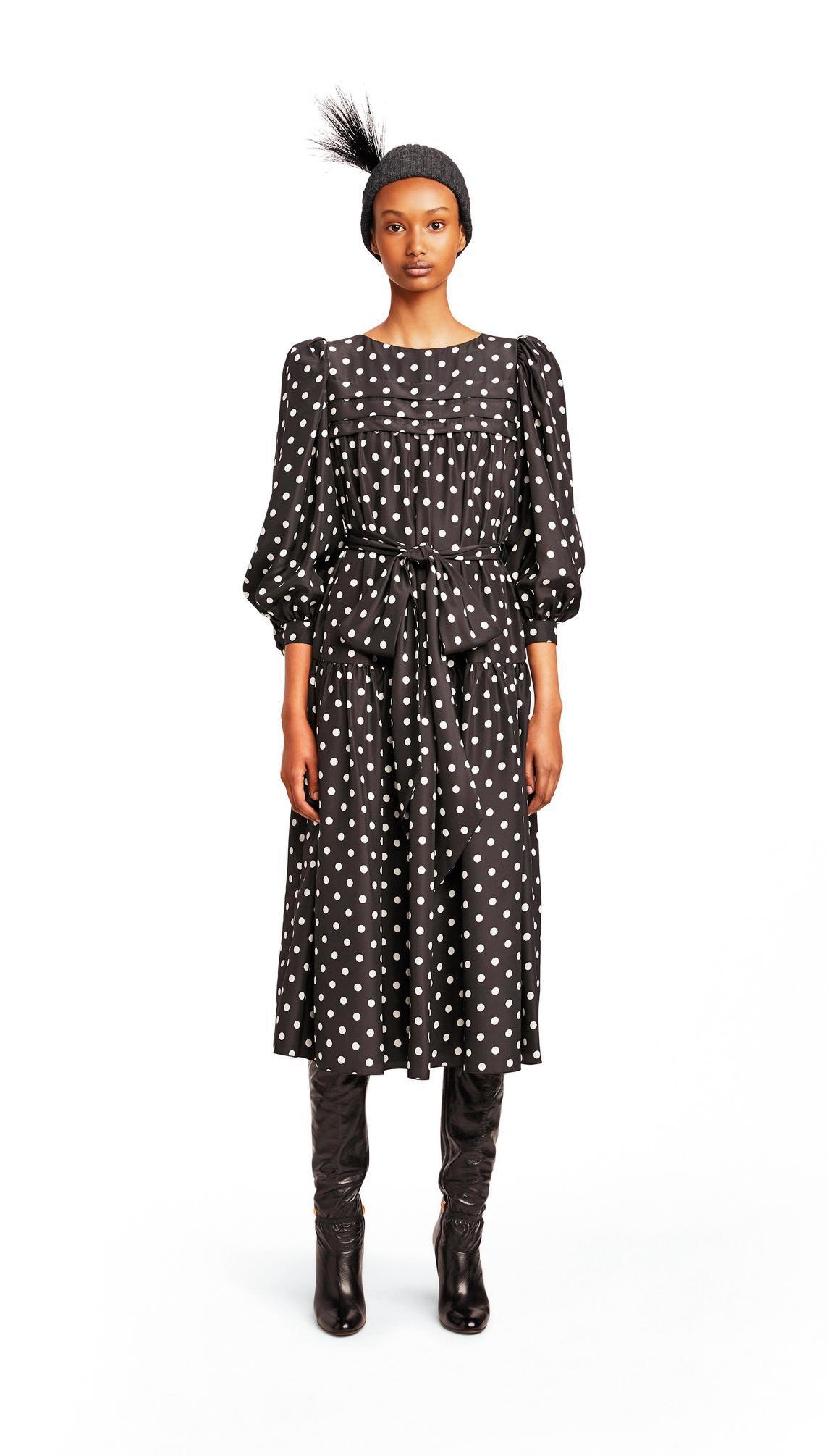 波卡圓點澎袖洋裝 NT$45,900(Marc Jacobs提供)