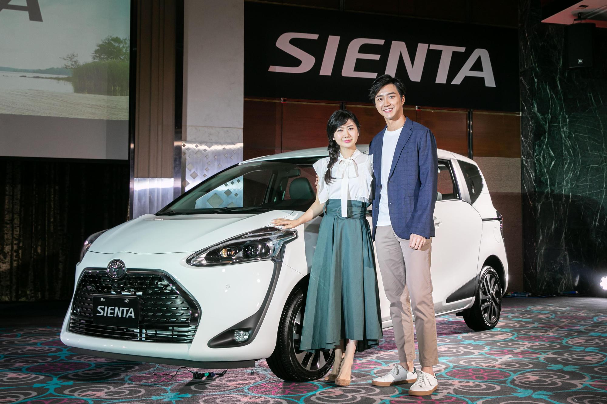 江宏傑、福原愛夫妻檔攜手代言TOYOTA SIENTA新車。（圖／華研提供）