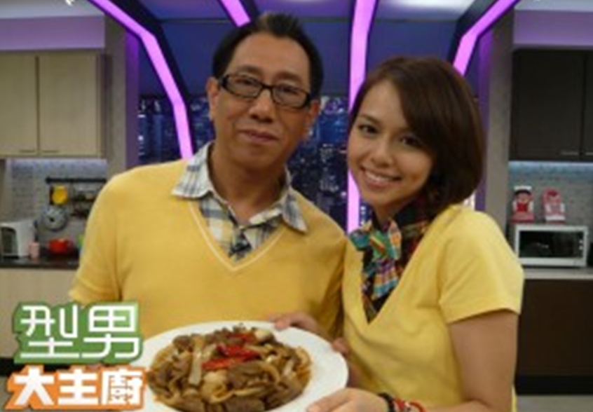 台北地檢署今指揮刑事局及調查局台北市調查處發動搜索，拘提集團方姓主嫌、夏世紘等共20名被告到案。（翻攝自型男大主廚畫面）