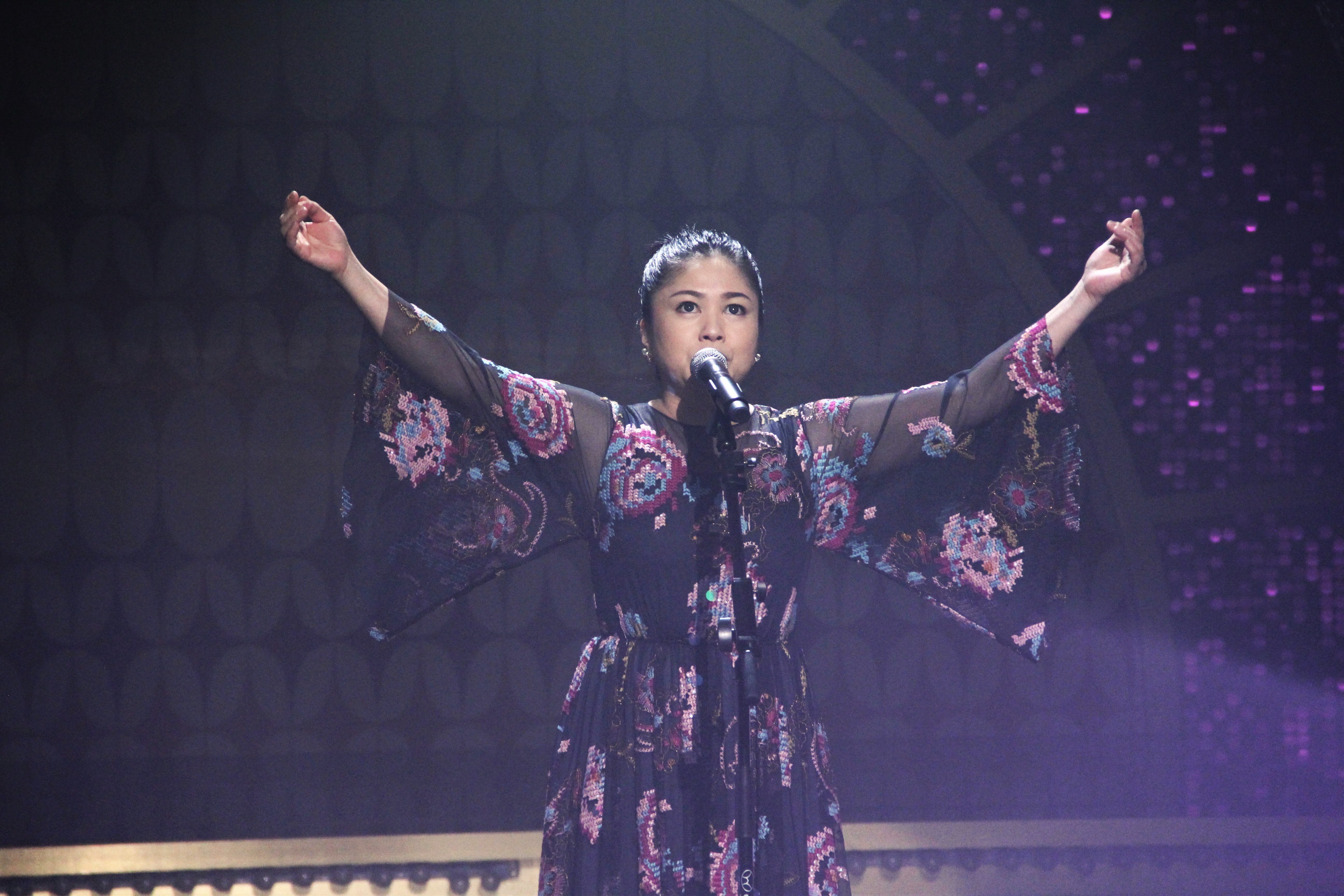 夏川里美來台宣傳即將在12月舉辦的演唱會。（年代提供）