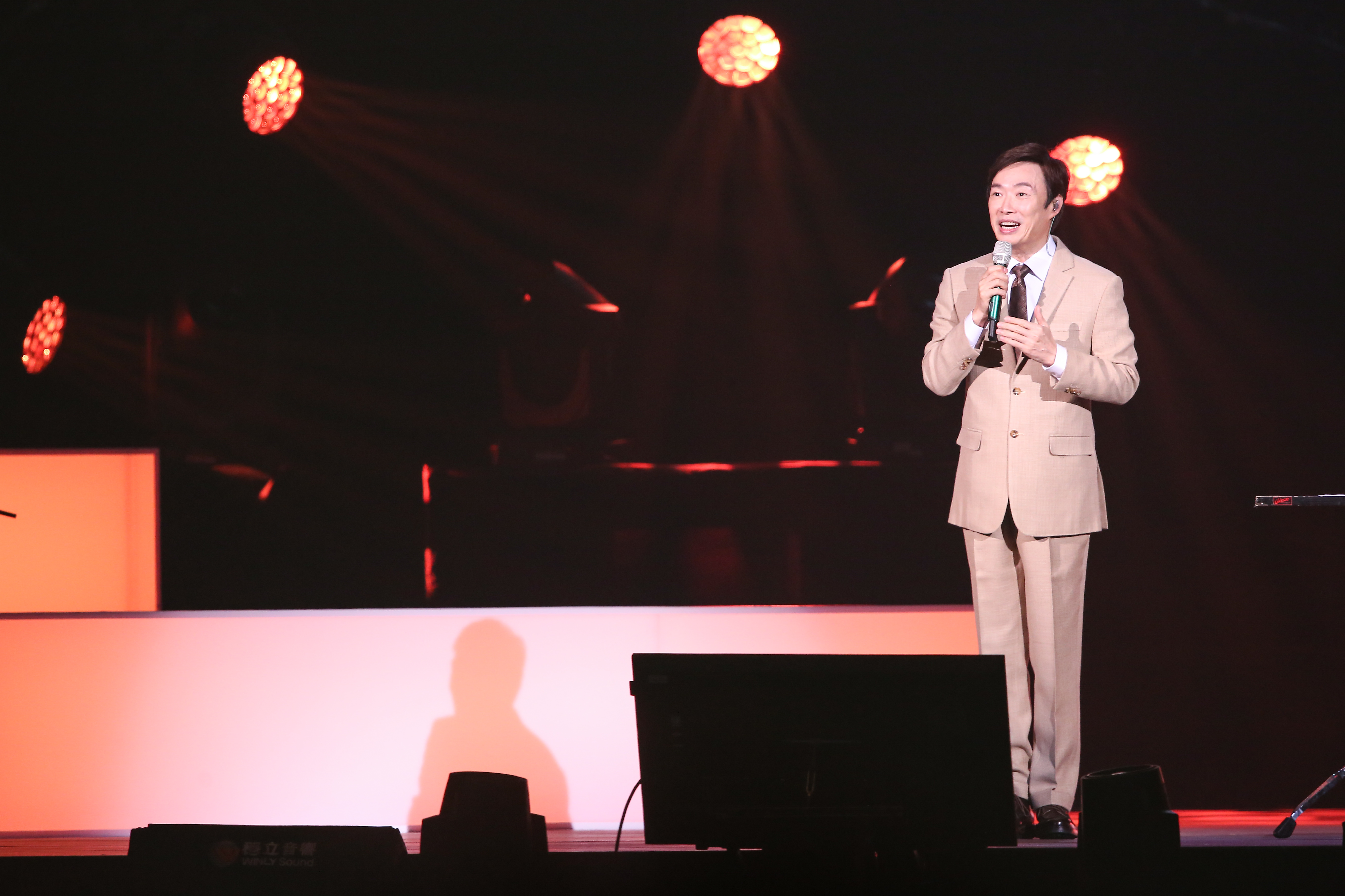 費玉清與江蕙擁多年交情，聊天話題葷素不拘。