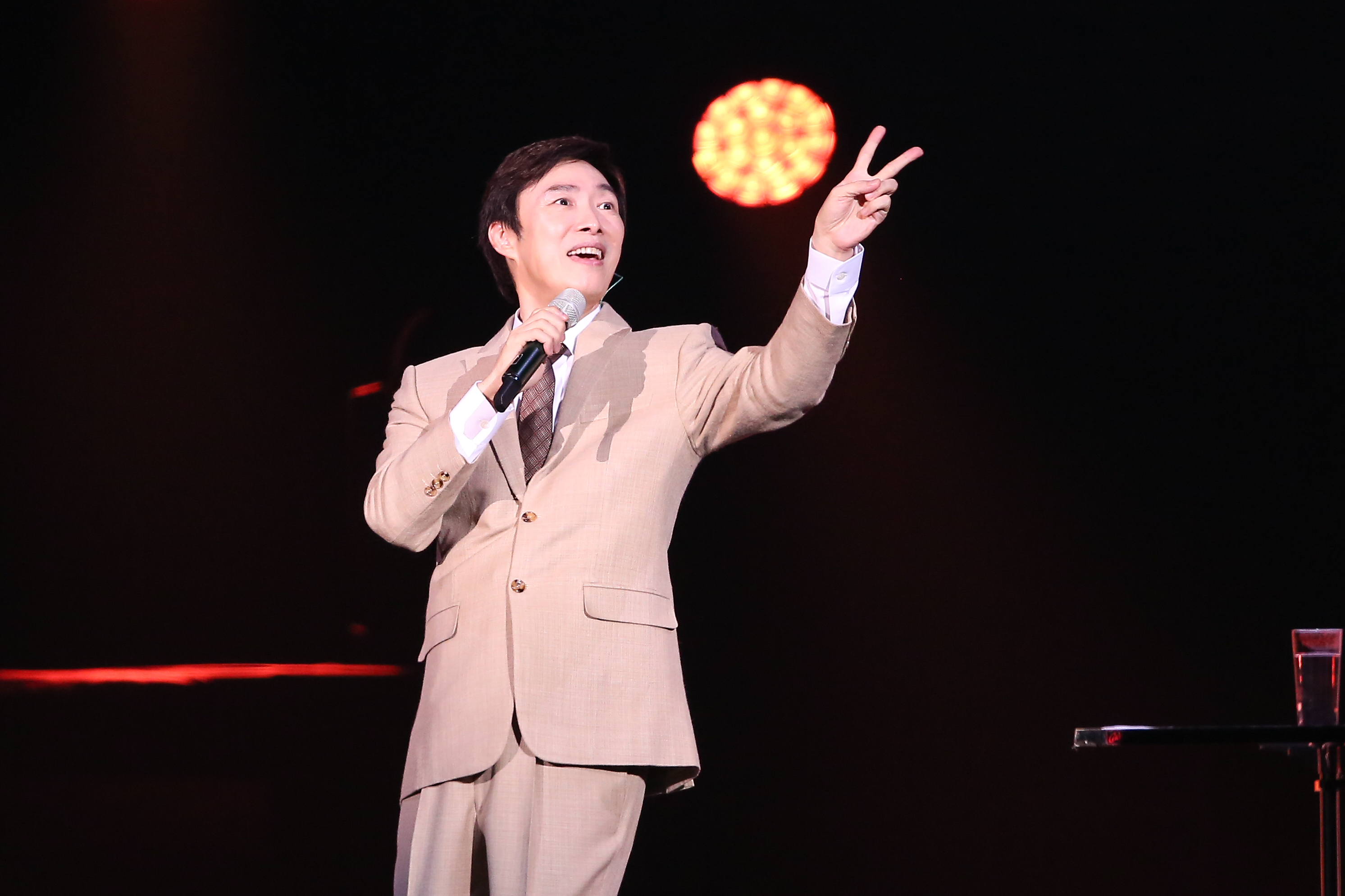 費玉清最後一次公開演唱招牌歌〈晚安曲〉。