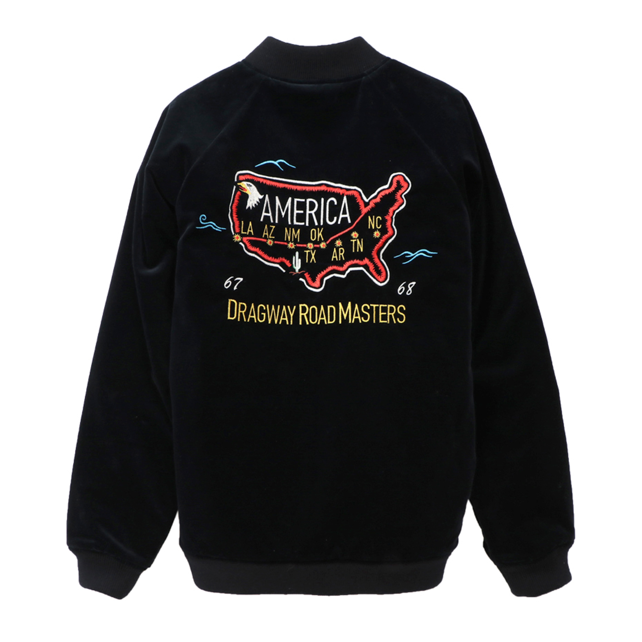 Champion刺繡外套。NT$8,800元。（Champion Taiwan） 