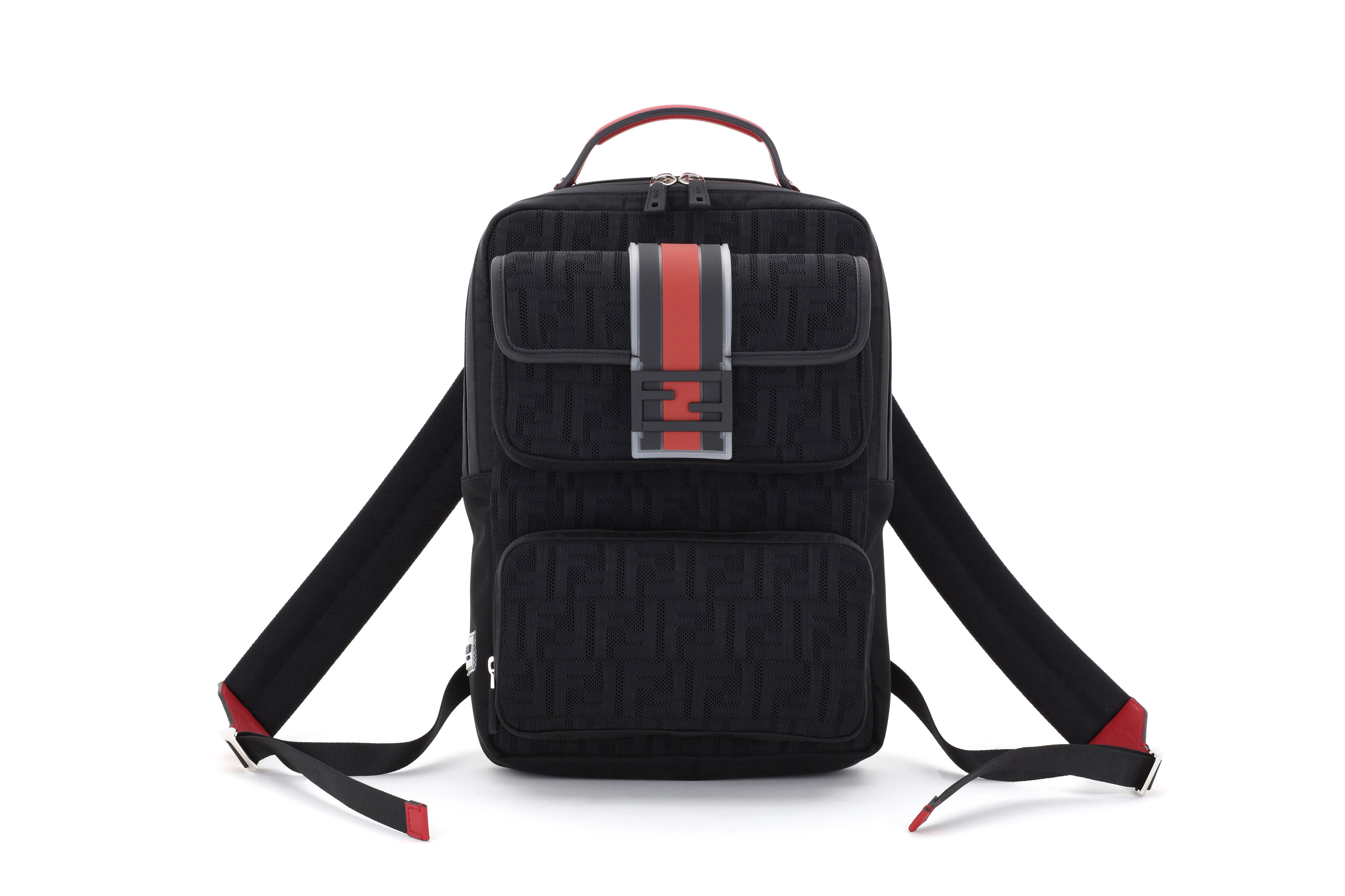 FENDI Baguette Pack早春FF Logo款。NT$59,900（FENDI提供）