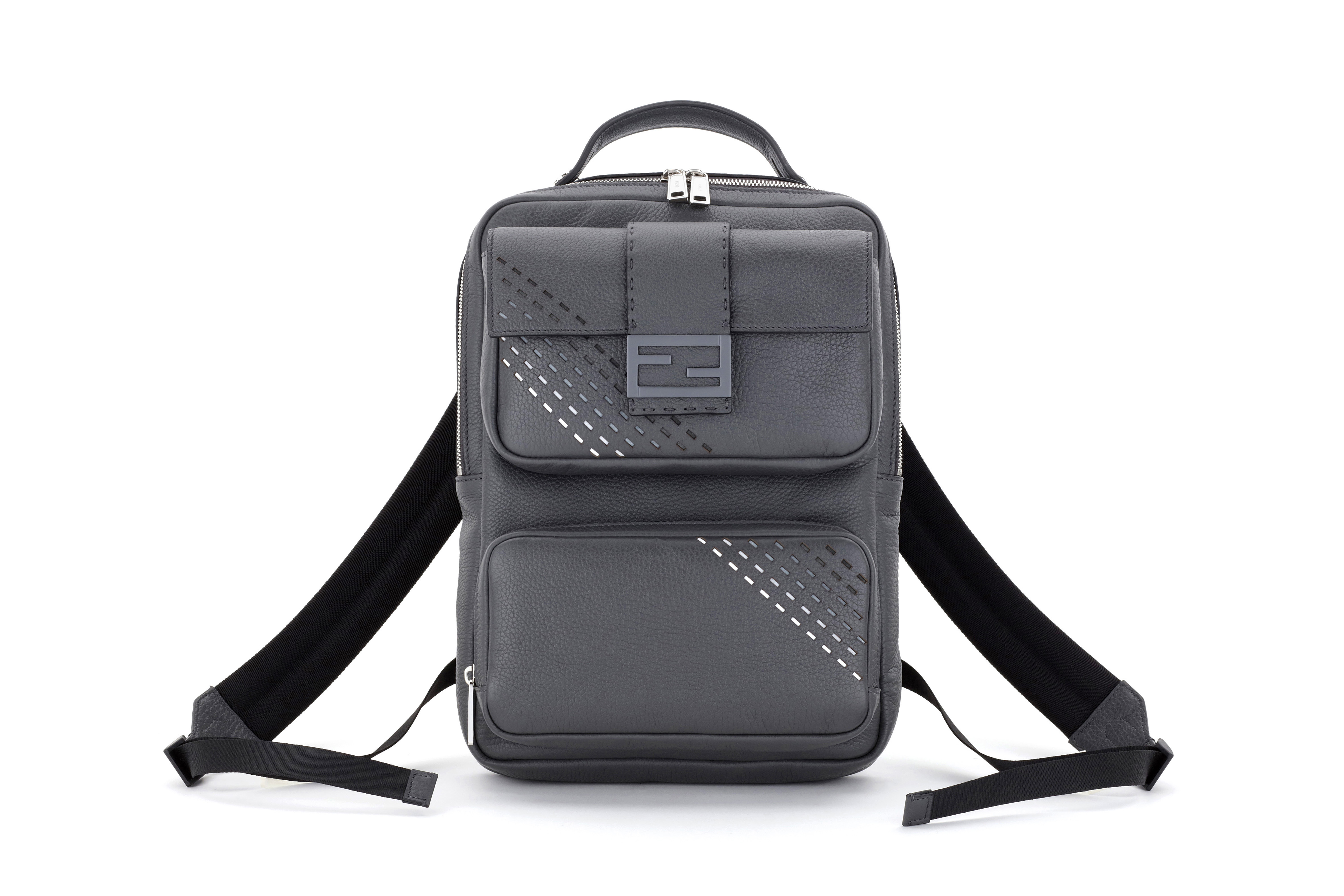 FENDI Baguette Pack早春系列Selleria皮革款。NT$109,000（FENDI提供）