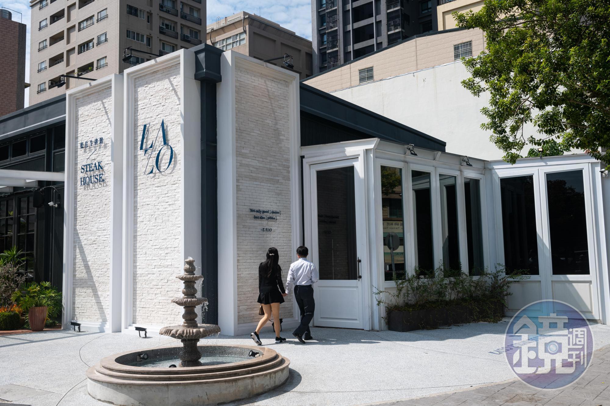 白色外觀在新社區中,格外顯眼。