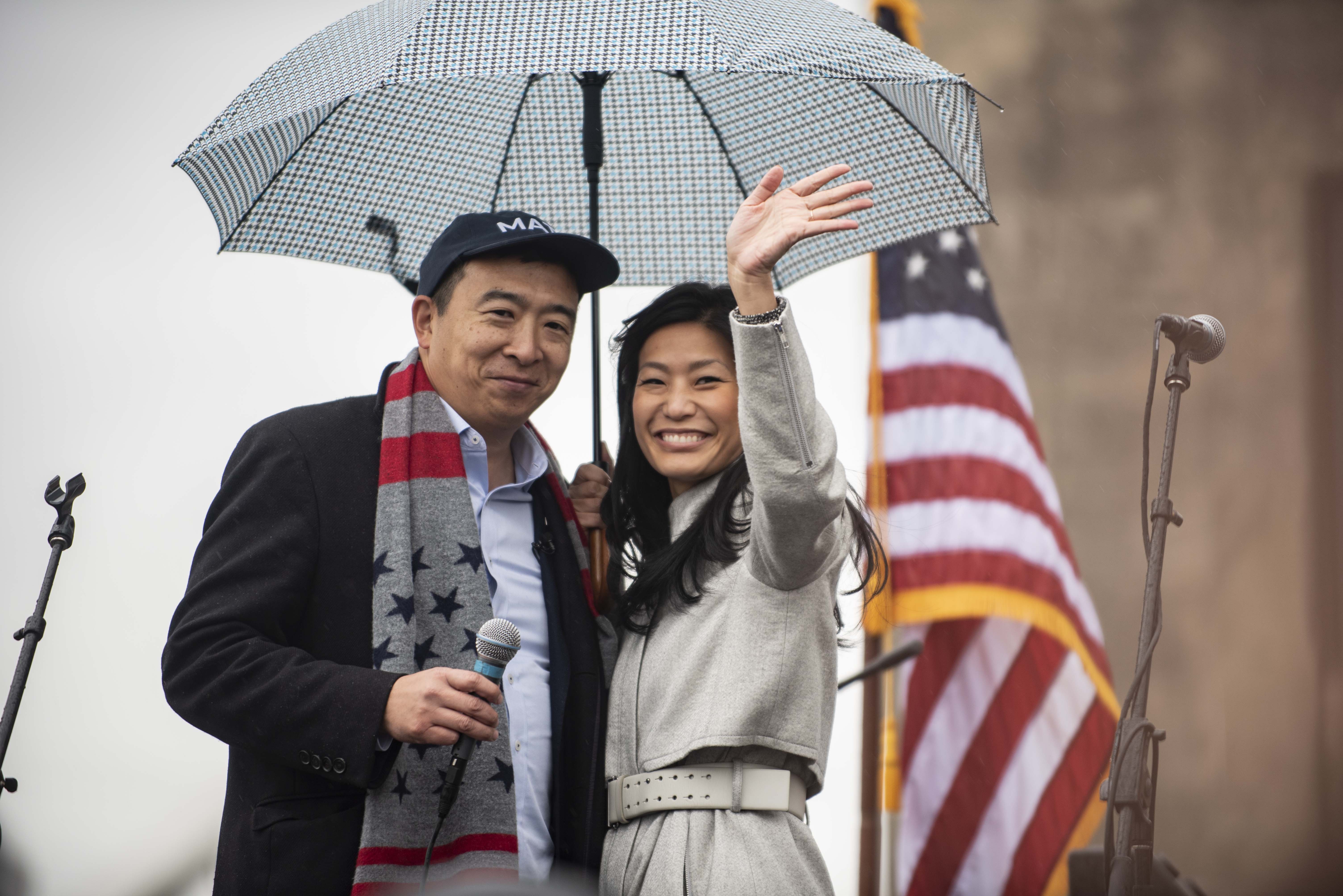 2019年11月1日，楊安澤與妻子艾芙琳出席愛荷華州「自由與正義」紀念活動。（東方IC）