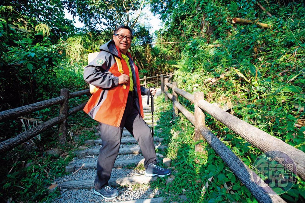 歐都納董事長程鯤從小就喜歡戶外運動，即使事業繁忙，還是會抽空爬山。
