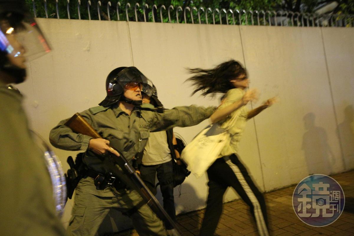 香港反送中抗爭,多次傳出女性示威者指控遭警性騷擾甚至性侵。