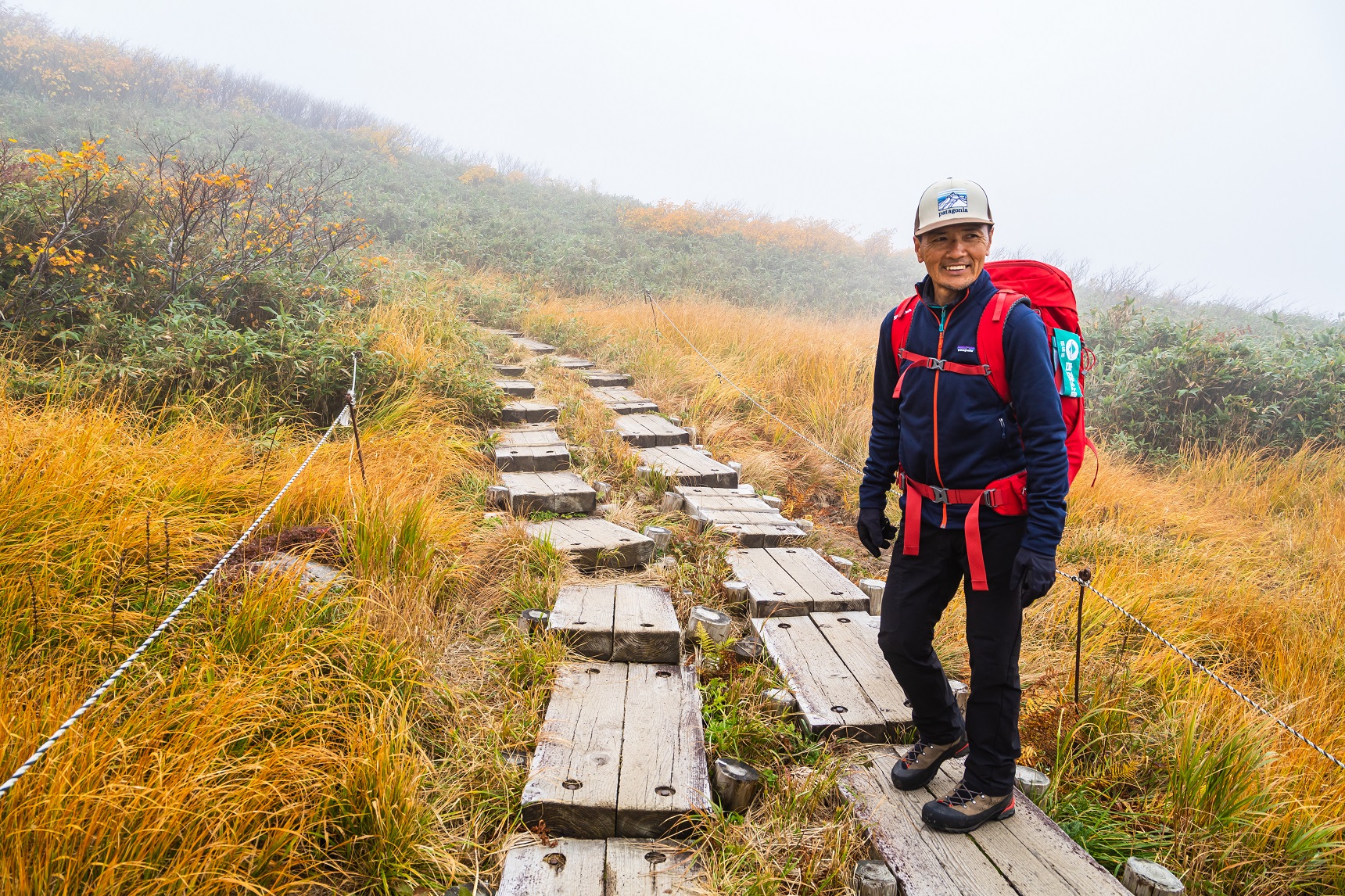 月山擁有多條登山路線,可請登山嚮導專門導覽。