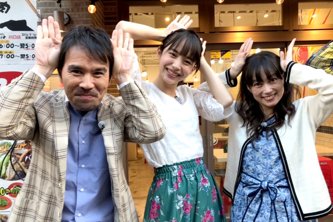 井桁弘恵（右）在《伊索遊戲》飾演星二代，一家表面和樂融融。（天馬行空提供）