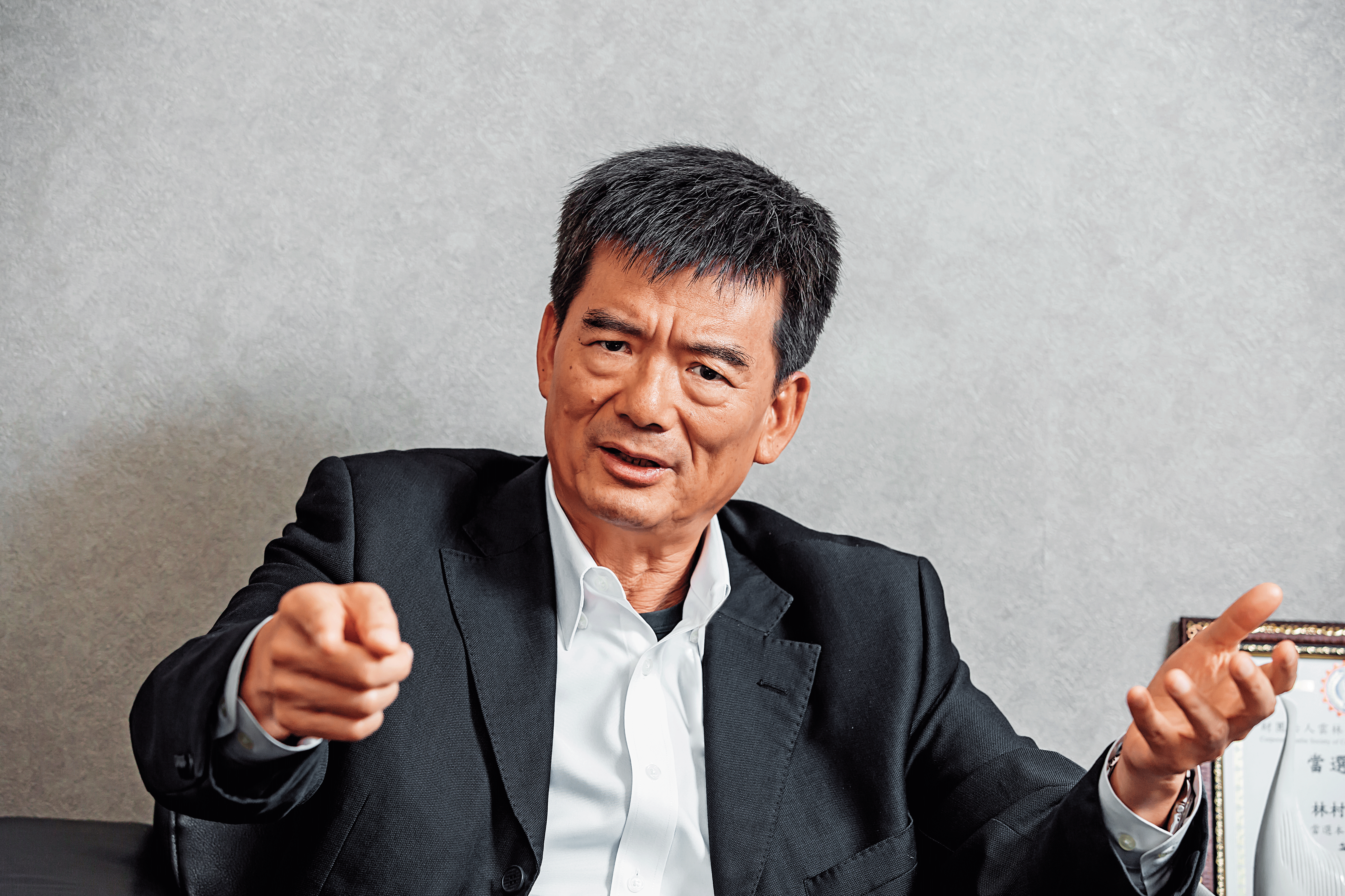 Uber條款遲不上路,台灣大車隊董事長林村田怒控政府不公。