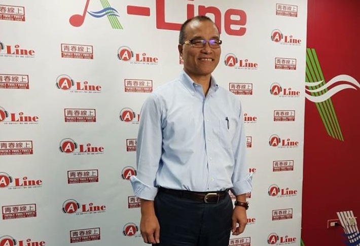 葉匡時要民眾用旅遊補助但不要投票給蔡英文。（翻攝葉匡時臉書）