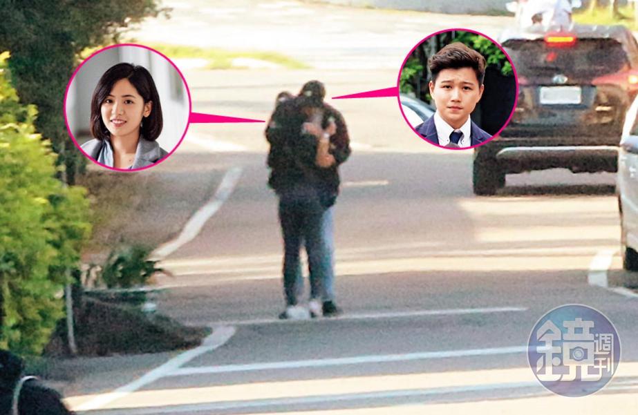 11/09 15:10本刊直擊,黃瀞瑩與熱戀中的花美男劉姓記者在宜蘭頭城大街上激吻,完全不在乎身旁的車子及行人。
