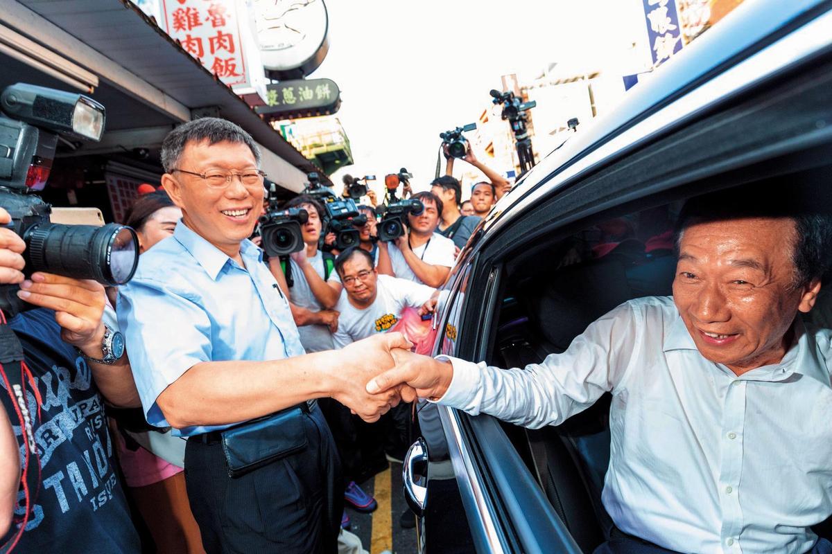 本刊掌握，郭台銘上週曾給了柯文哲一份7人不分區推薦名單。（翻攝柯粉俱樂部臉書）