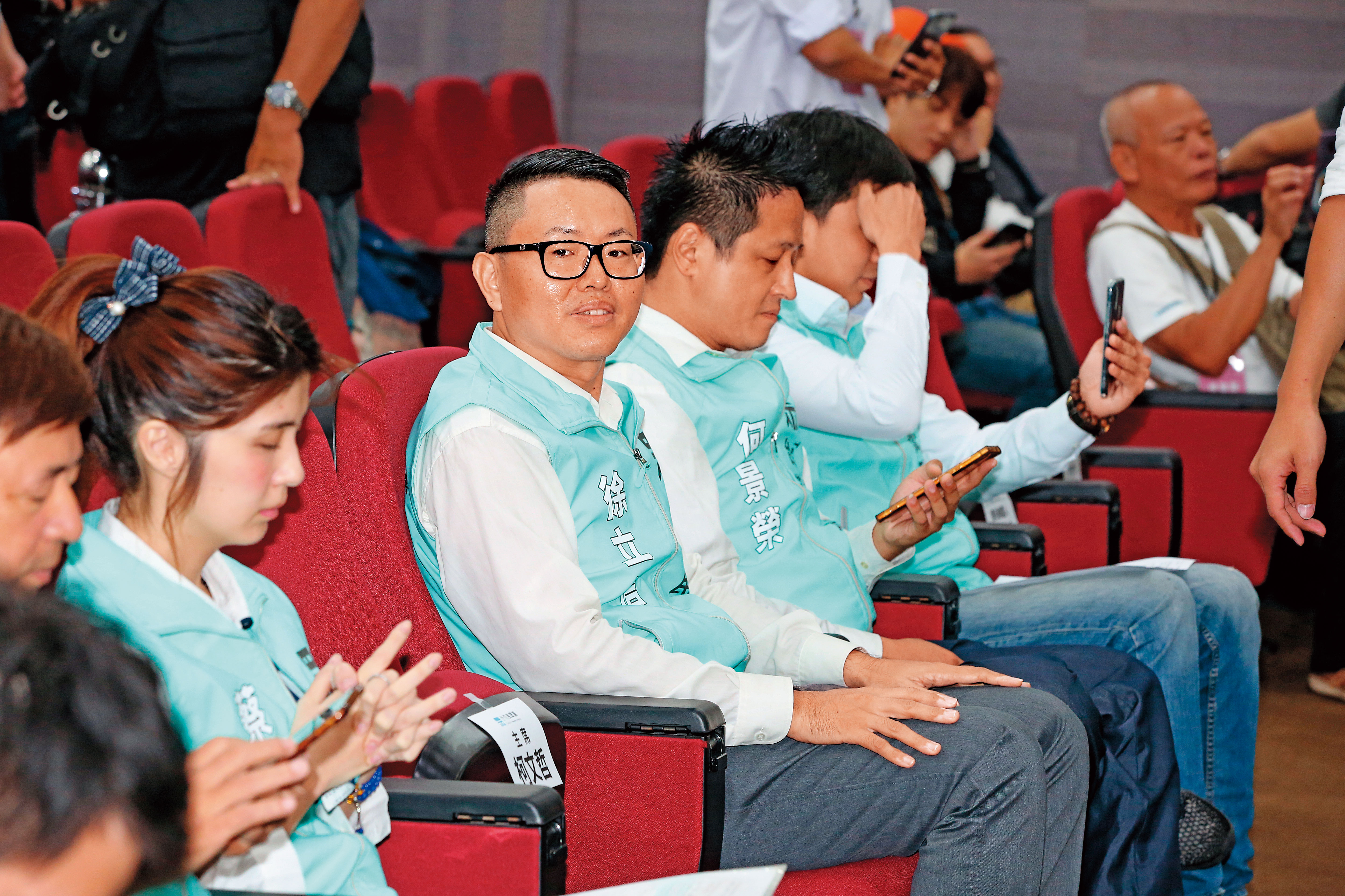 徐立信認為委託徵信社監控特定人卻無法可管，可說是國家安全的一大漏洞。