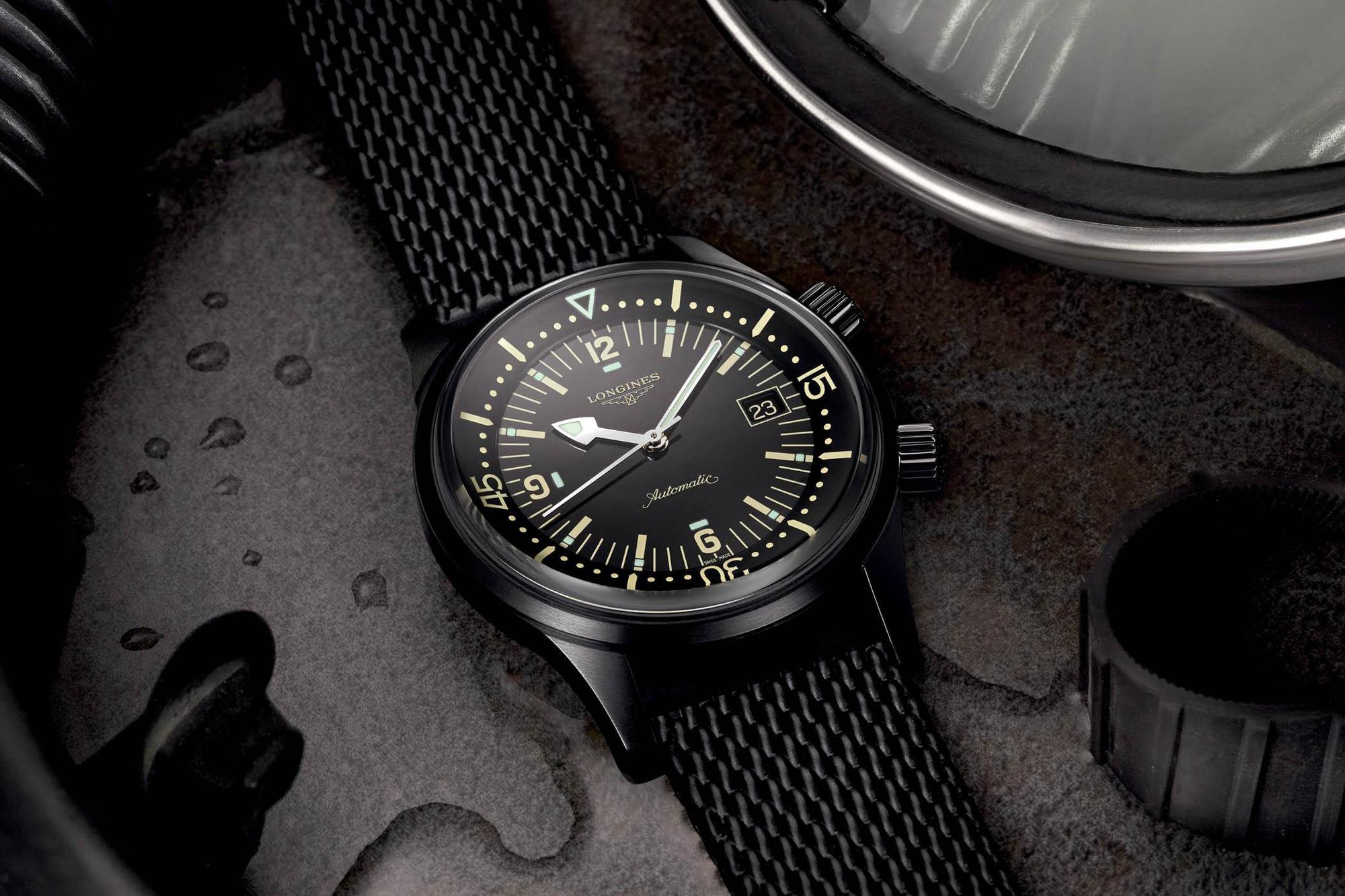 浪琴去年BASEL推出的黑色PVD Legend Diver，錶徑42mm，建議售價NT$ 88,500。