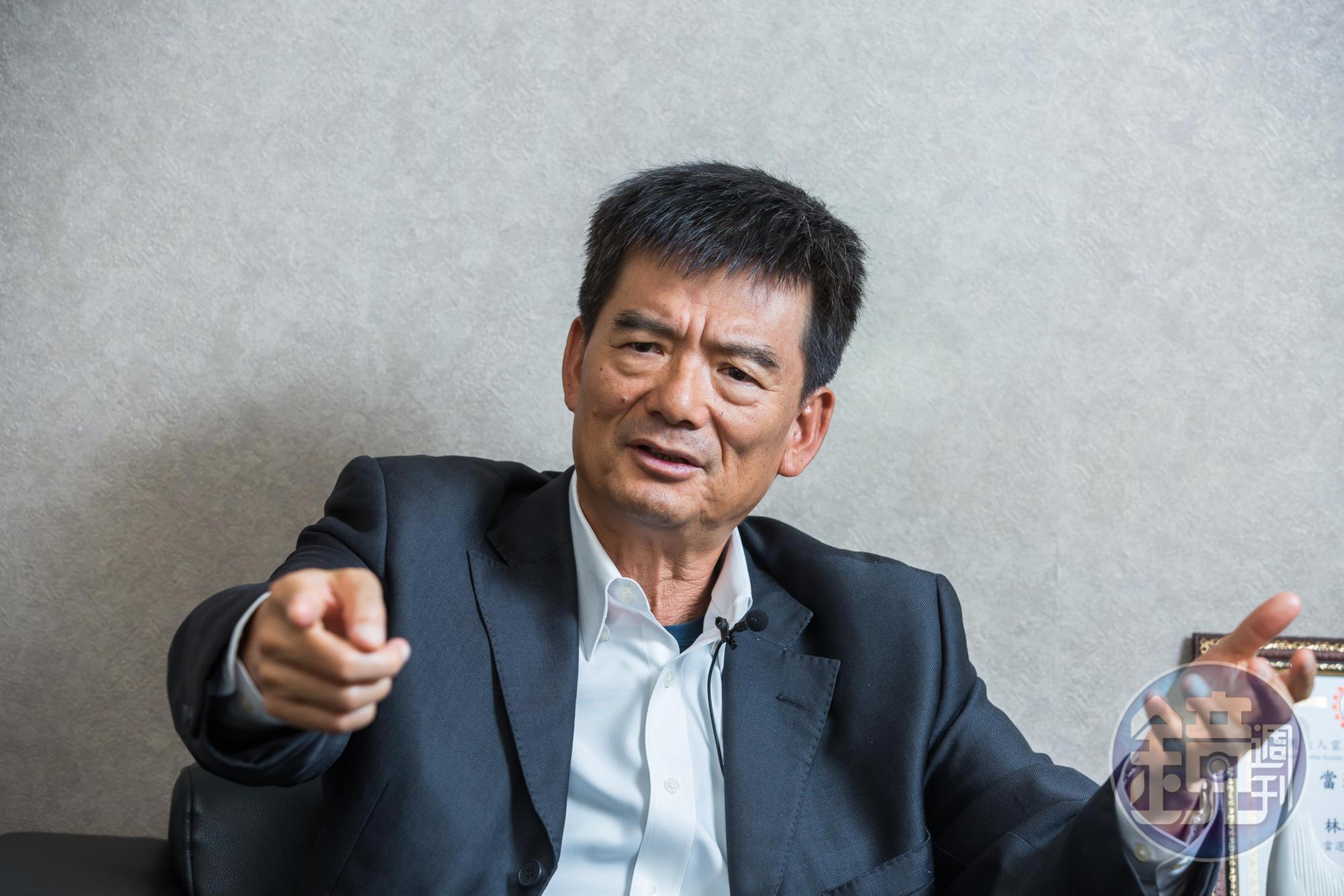 Uber條款遲不上路，台灣大車隊董事長林村田怒批政府不公。