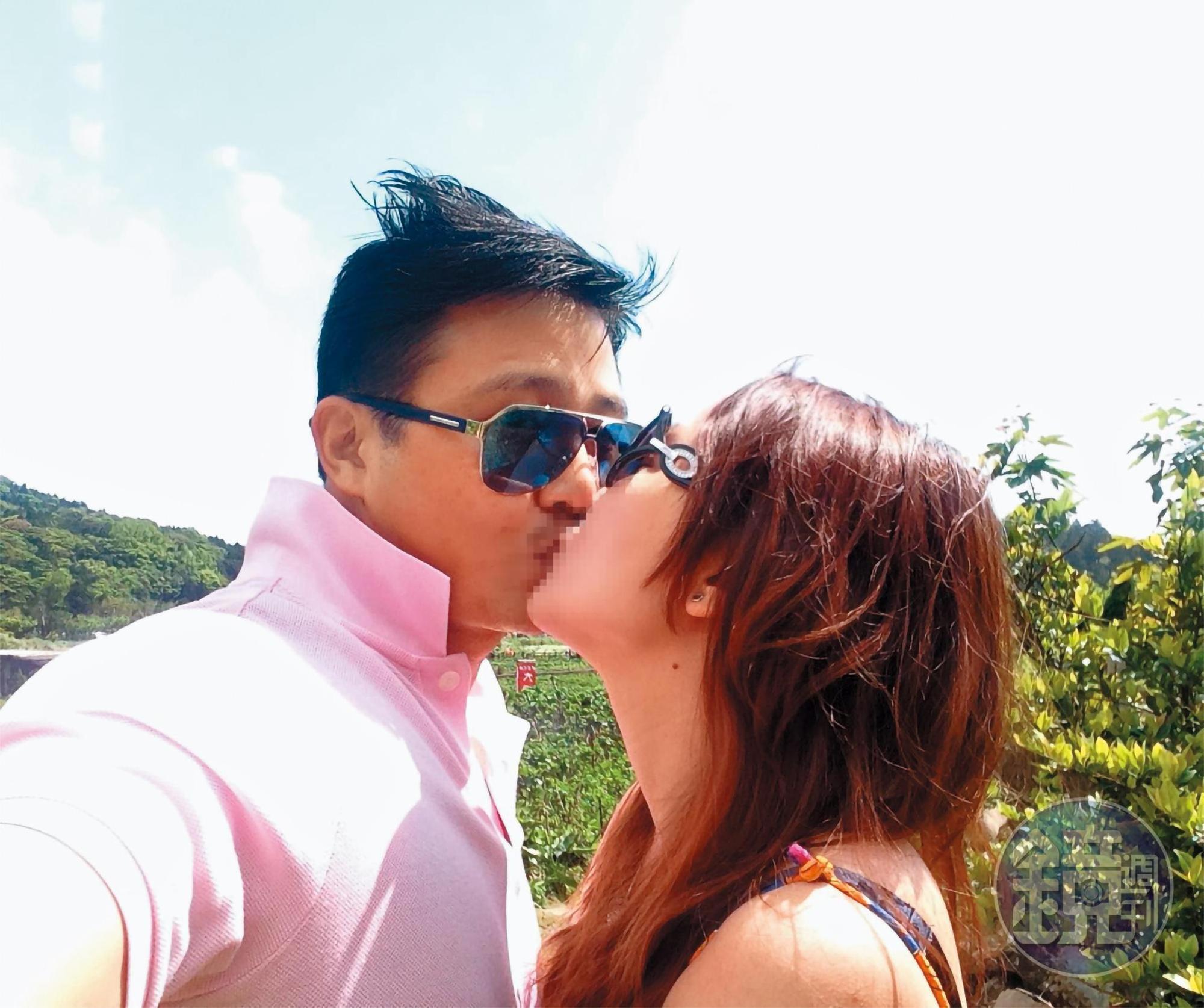 元祖少東張劭緯(左)背著老婆安晨妤到台北陽明山偷情幽會,並和小三邱威樺(右)激情熱吻。(讀者提供)
