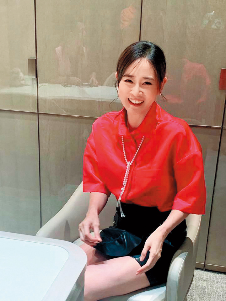 李晶晶婚變後將小孩帶到美國，王泉仁在台灣家事法庭開庭時喊話，最後判決女兒由雙方共同扶養。（翻攝自李晶晶臉書）