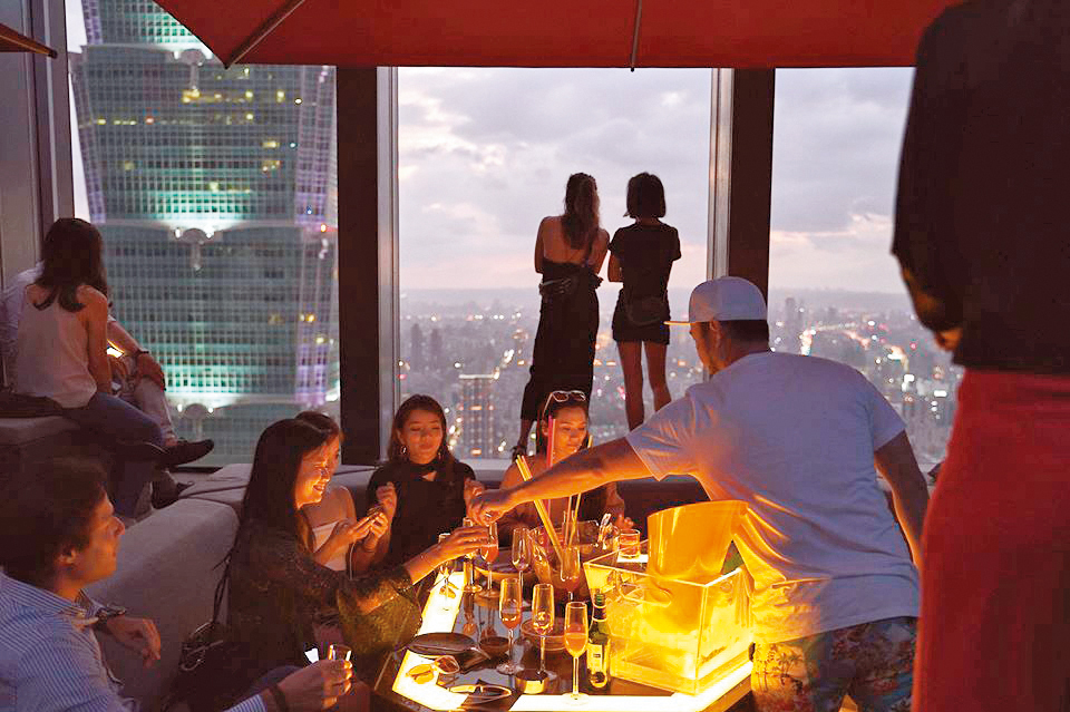 Ce La Vi Taipei 是近年藝人必到之夜店，林志玲、許雅鈞也曾被捕獲。（翻攝自Ce La Vi Taipei臉書）