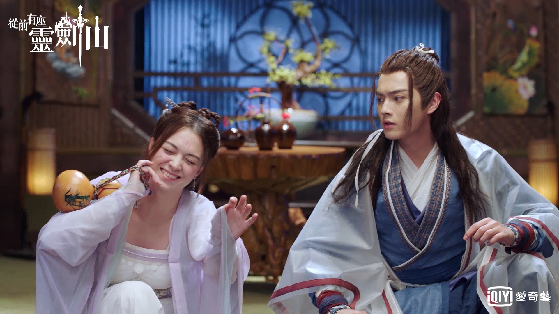 許凱向張榕容修練法術，卻一直被惡整。（愛奇藝台灣站提供）