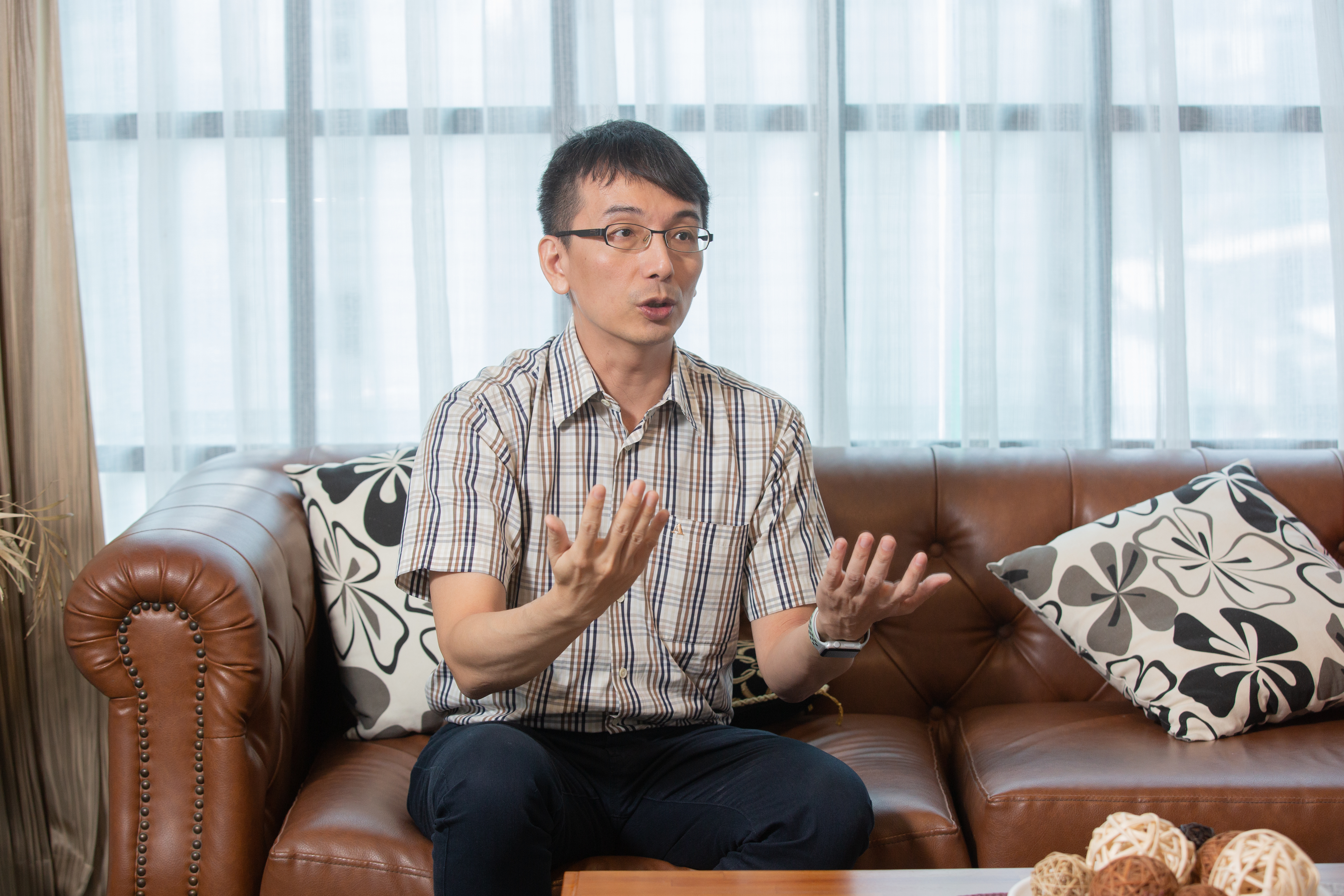 曾擔任銀行理專的Jim男建議，為保障資產安全，投資人至少每月要對帳一次。