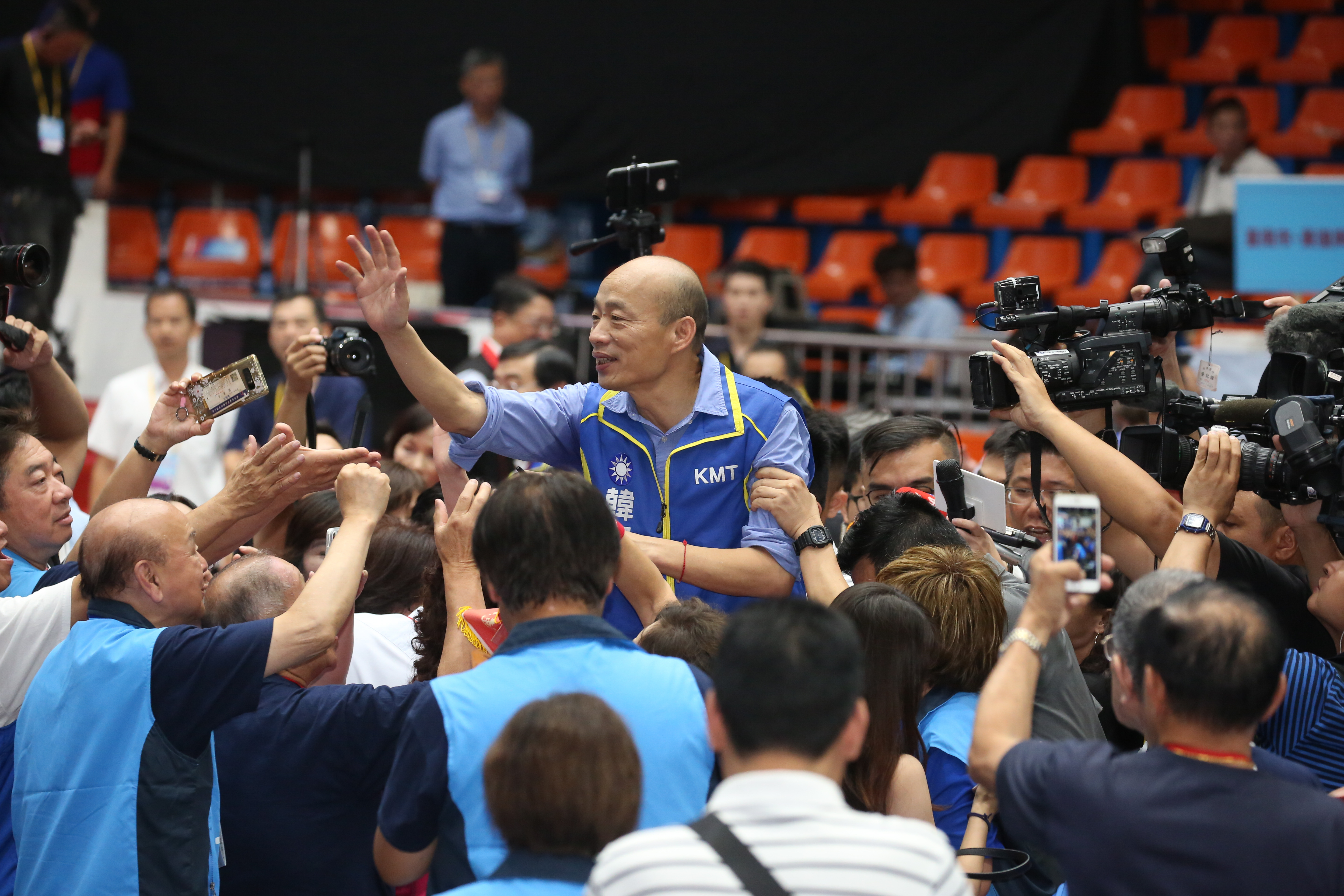 呂秋遠po文談到香港衝突抗爭，不忘提醒台灣人2020要小心慎選，「如果不好好投票，那麼台灣肯定不會有好下場。」（本翻資料照）