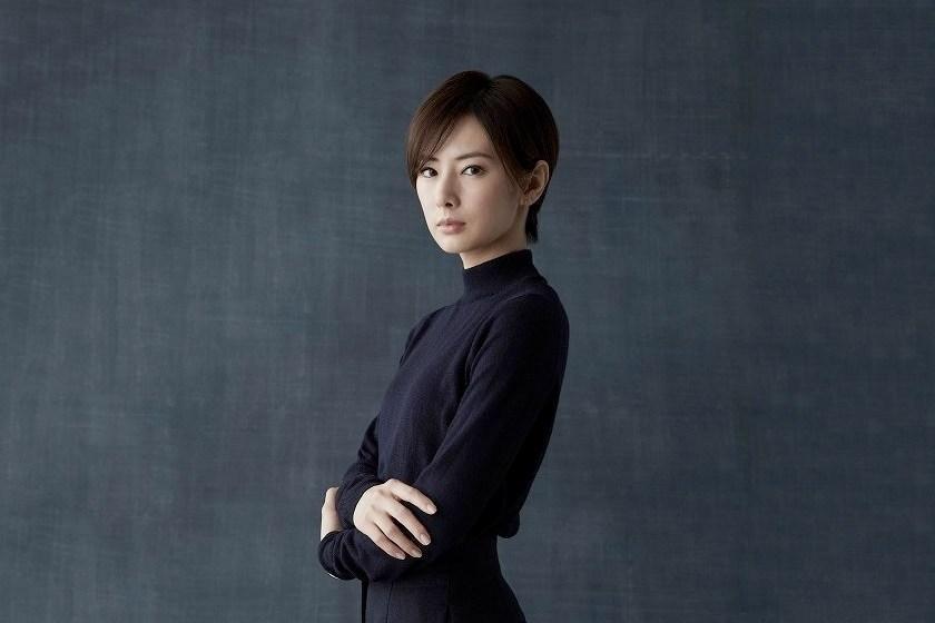 北川景子為新作品剪掉招牌長髮。(網路圖片)