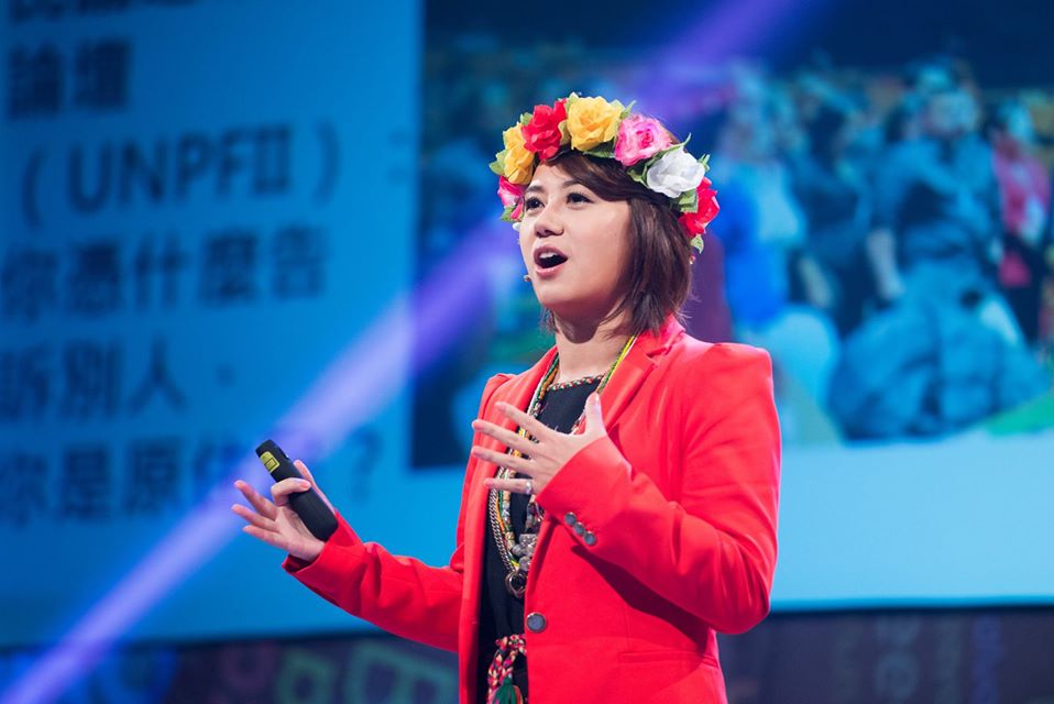 民進黨第一名內定是年僅34歲、卑南族的前原住民主播洪簡廷卉。（取自spi'向前走臉書）