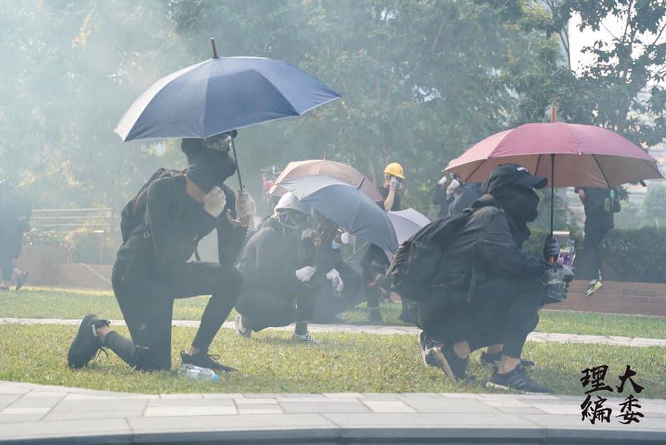 繼香港中文大學後，香港理工大學也成為港警的戰線之一。（翻攝自《理大校園電台》臉書）