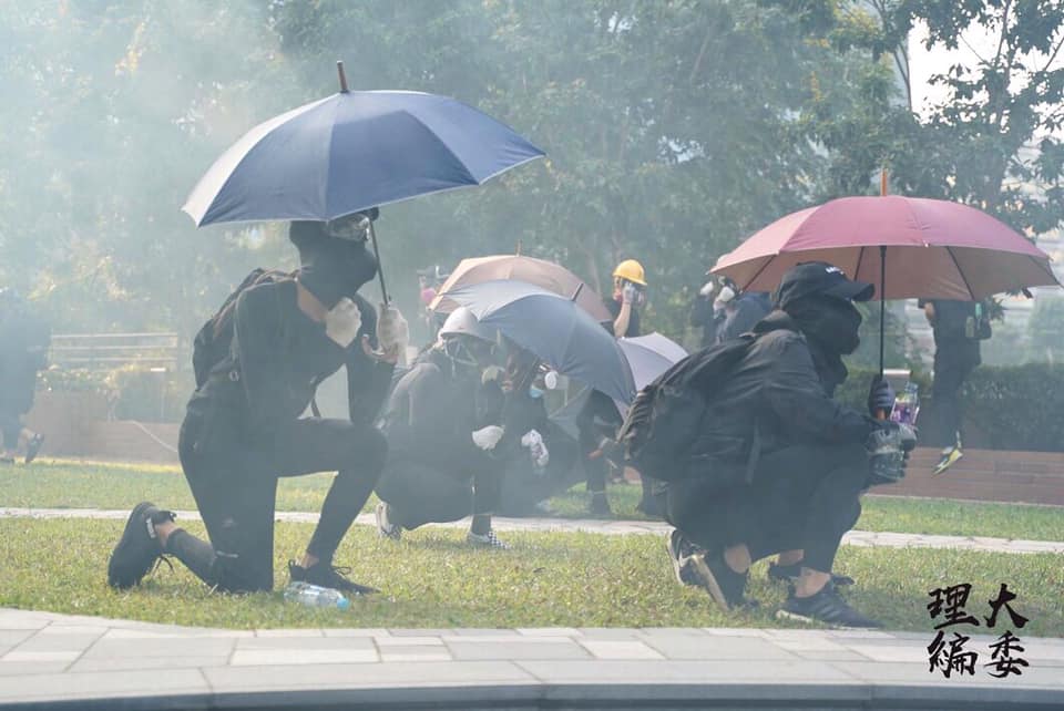 繼香港中文大學後，香港理工大學也成為港警的戰線之一。（翻攝自《理大校園電台》臉書）