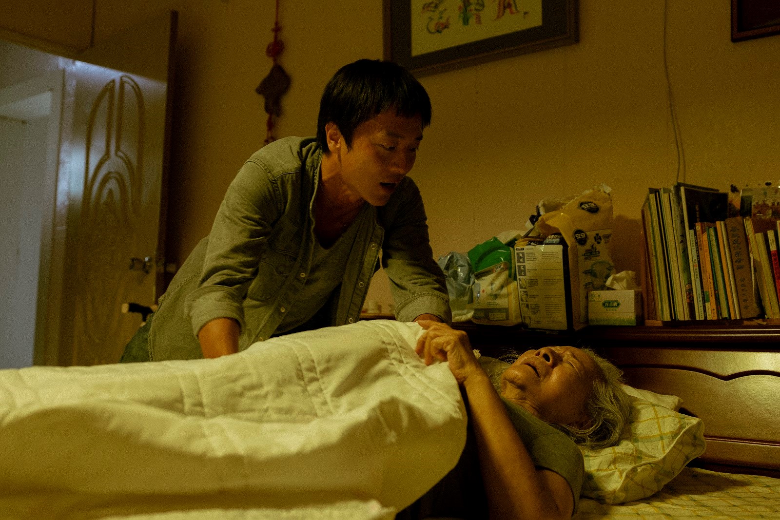 導演張作驥將照顧失智母親的心路歷程放入電影《那個我最親愛的陌生人》當中。（張作驥電影工作室提供）