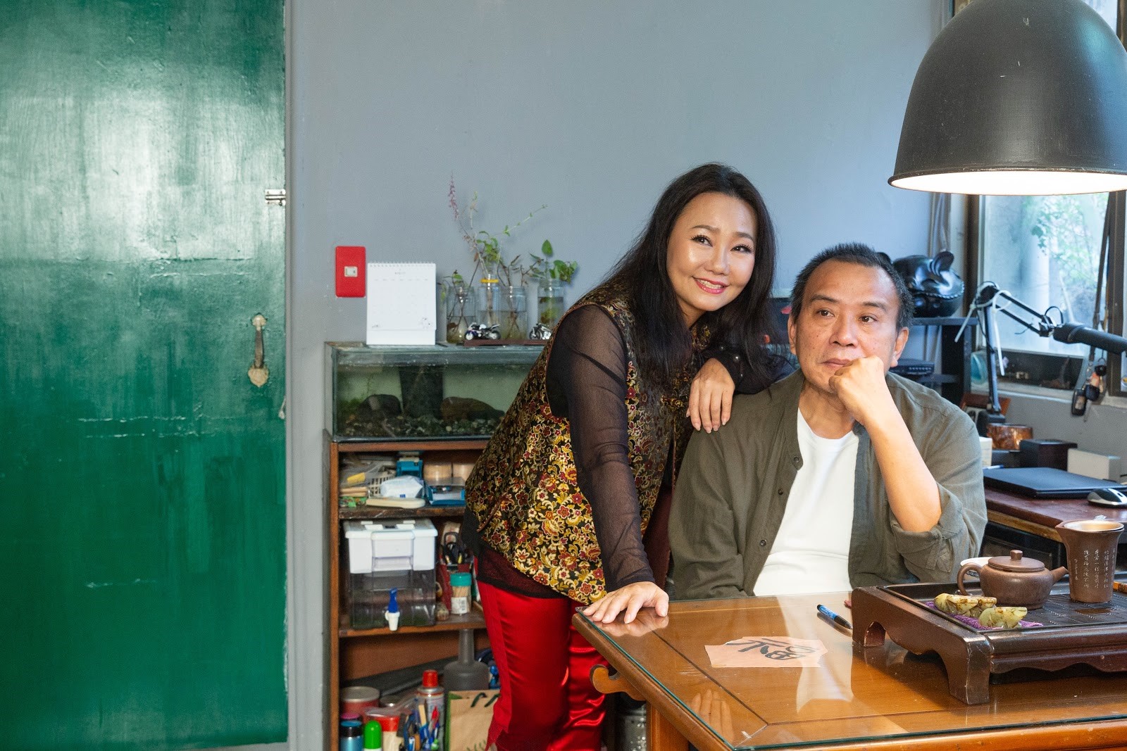 導演張作驥(左)因看到呂雪鳳(右)以《醉.生夢死》獲金馬獎上台致詞,決定為她量身打造一部電影。(陳仁萱攝影)