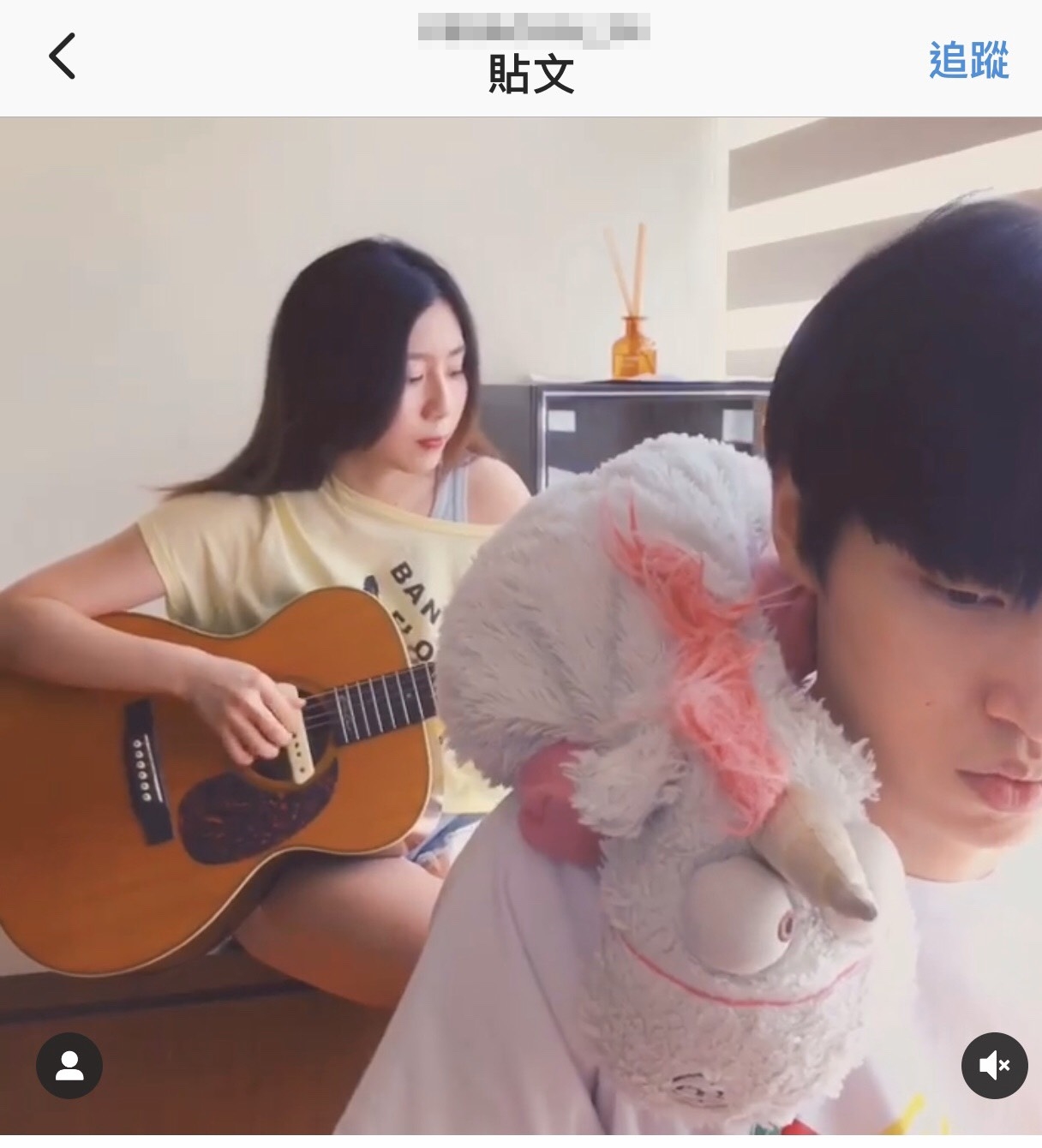 網路歌手Vera Chai與27歲創作人呂孝廷,常在社群網站中放閃。(翻攝自VeraChai IG)