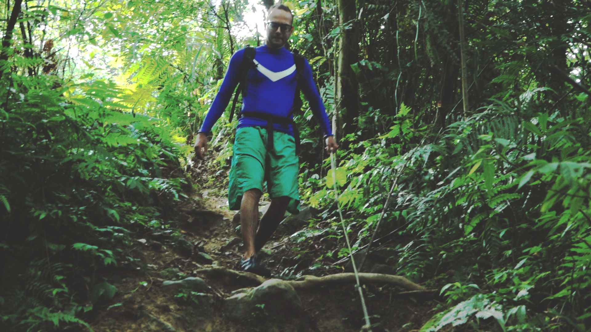 是偶然和巧合，讓曾走過全球45國的李小飛最後落腳台灣，還在這裡念了大學。