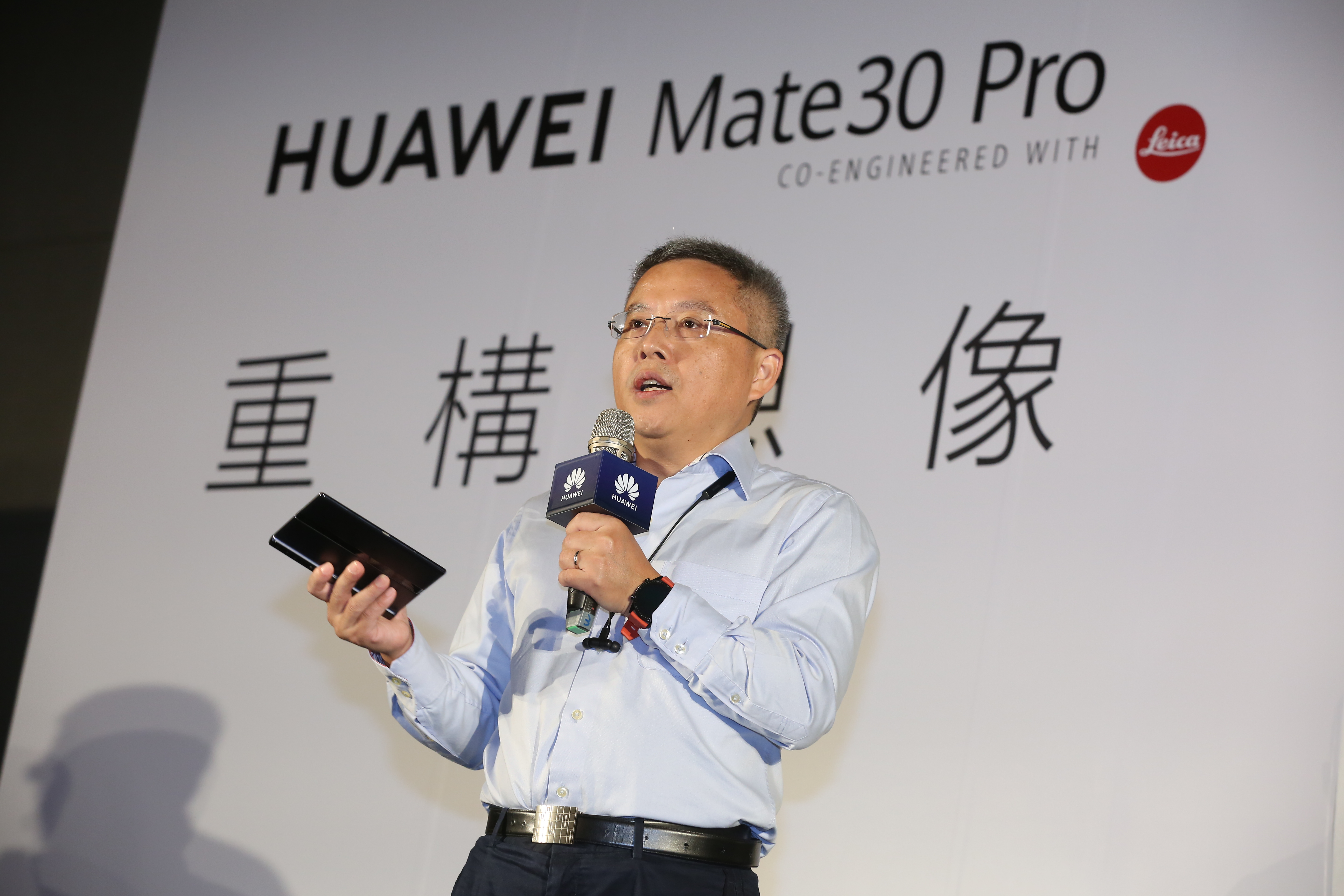 華為在台發表旗艦機Mate 30 Pro前爆出「中國台灣」爭議，台灣總代理訊威技術總經理雍海強調，一定會遵守並配合台灣法令。