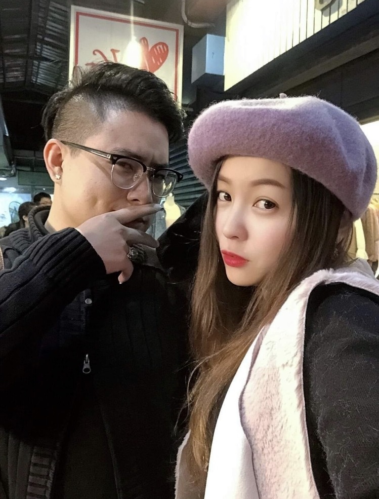 從Andrew臉書中，可見到多張與女友邱威樺的甜蜜合照。（翻攝自Andrew臉書）