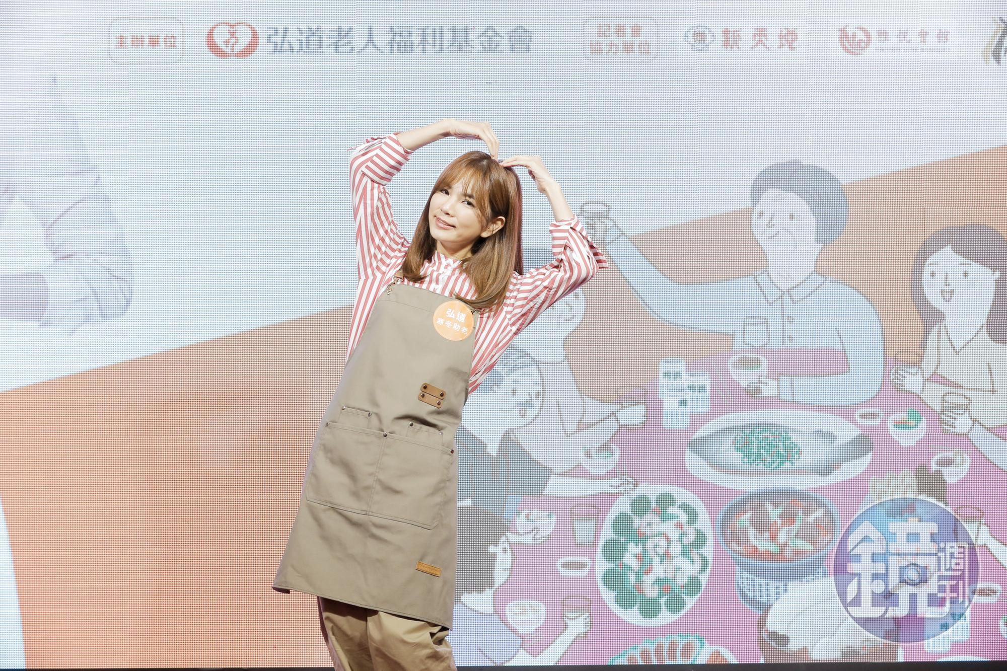 Ella透露林志玲與老公AKIRA互動甜蜜,兩人是「俊男美女」的組合。