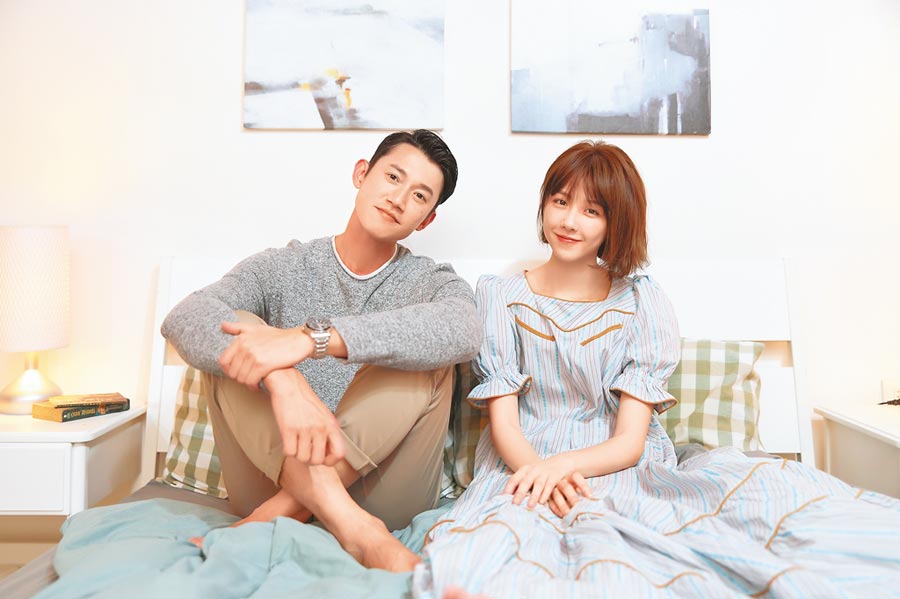 吳慷仁替邵雨薇擔任MV男主角後，兩人又將在公視新劇《路》合體演情侶。（寬宏藝術/Kham Music提供）