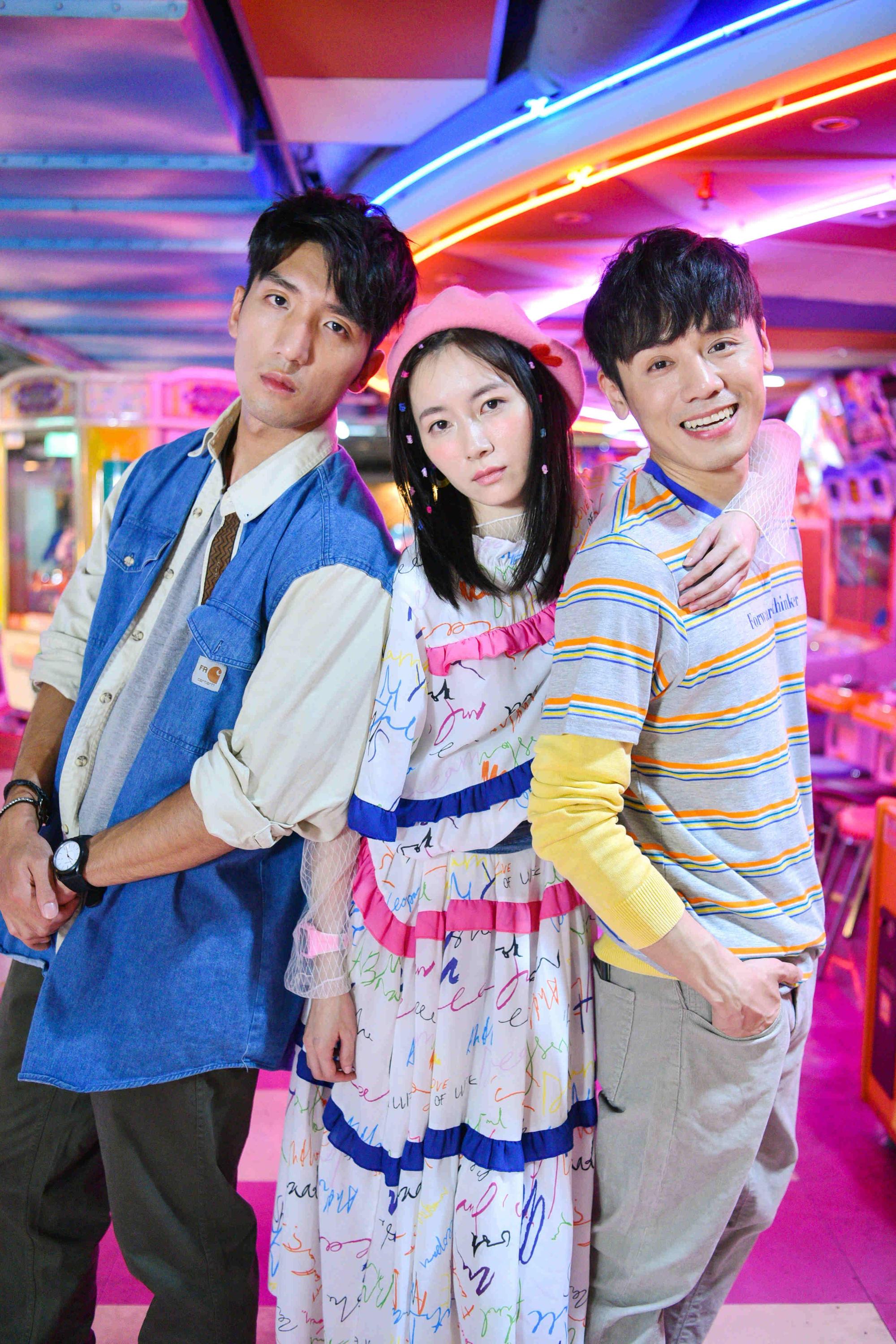 電影《小美》女主角饒星星扮演兩個男生之間的第三者。(海鵬提供)