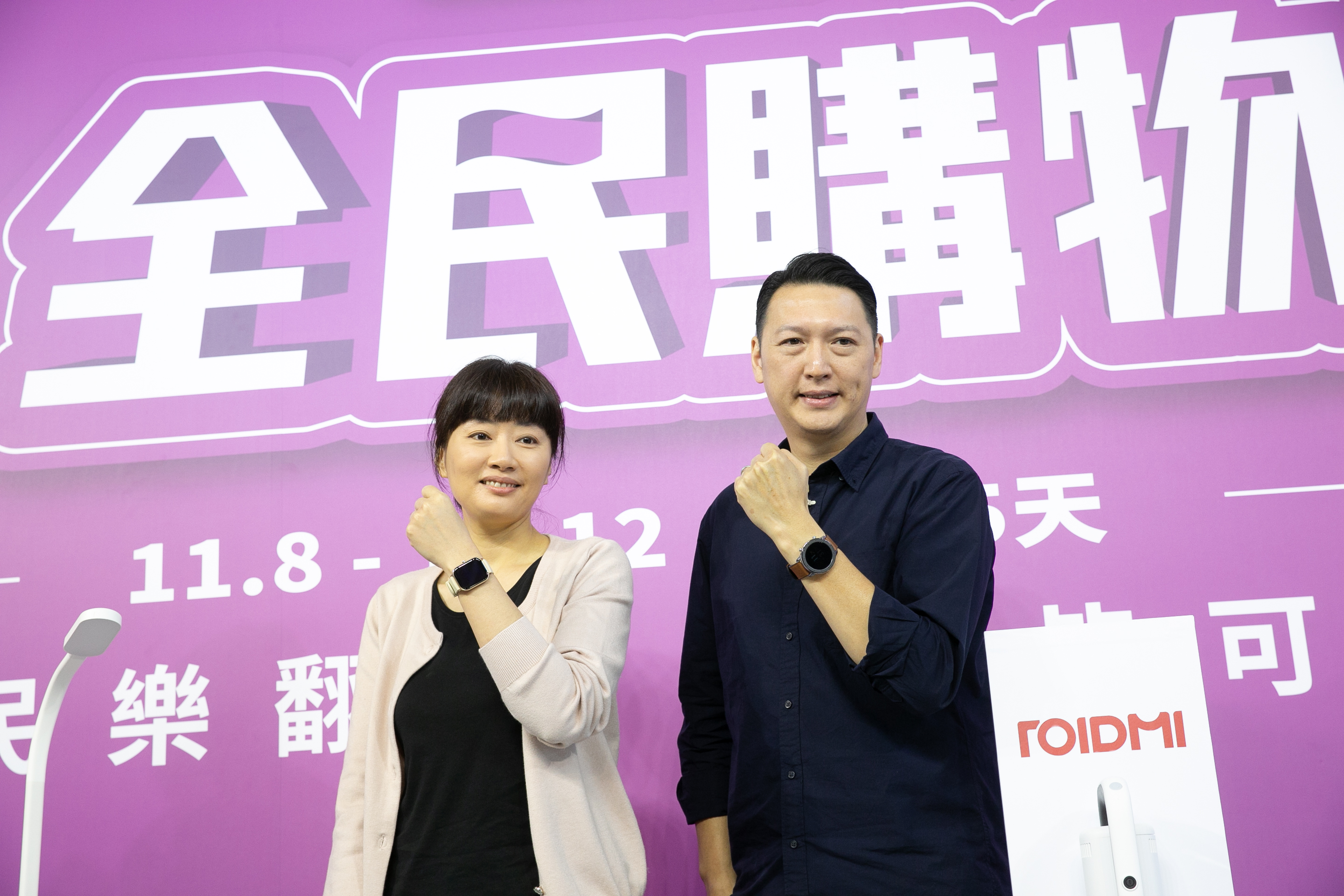 上週才召開記者會發表雙11特賣，燦坤總經理李佳峰（右）及發言人蔡依玲（左）竟雙雙辭職。