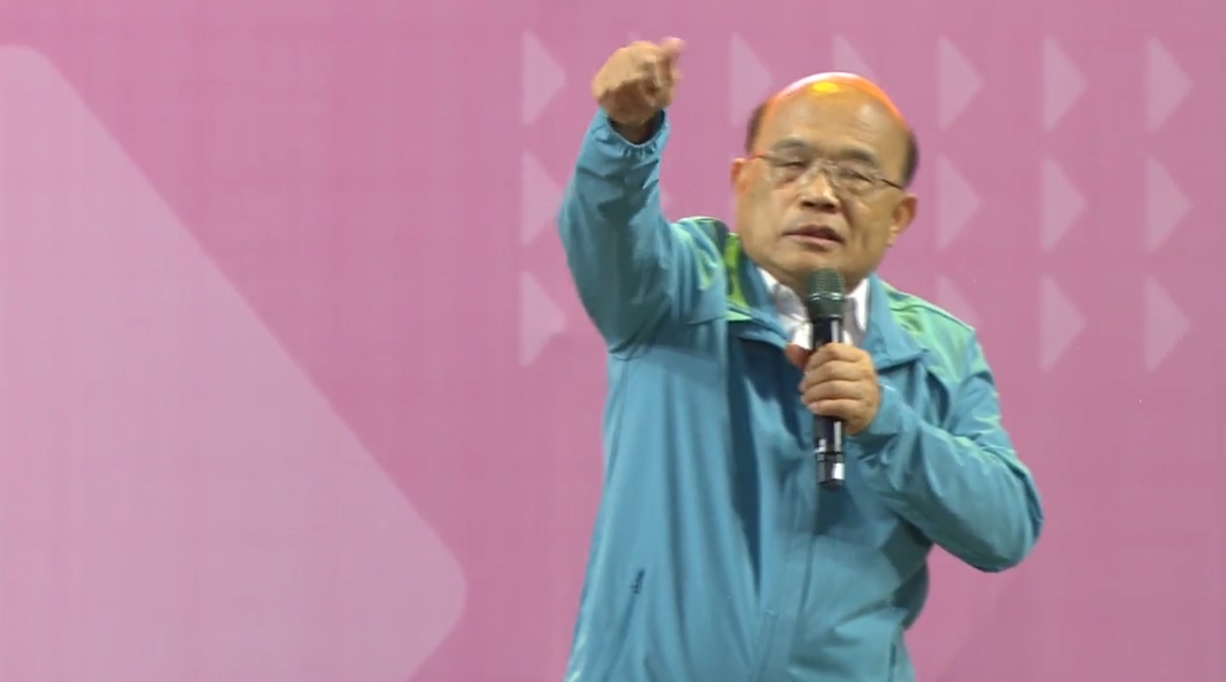 蘇院長因近來公務繁忙，病毒感染導致顏面神經暫時麻痺。（翻攝自臉書直播）