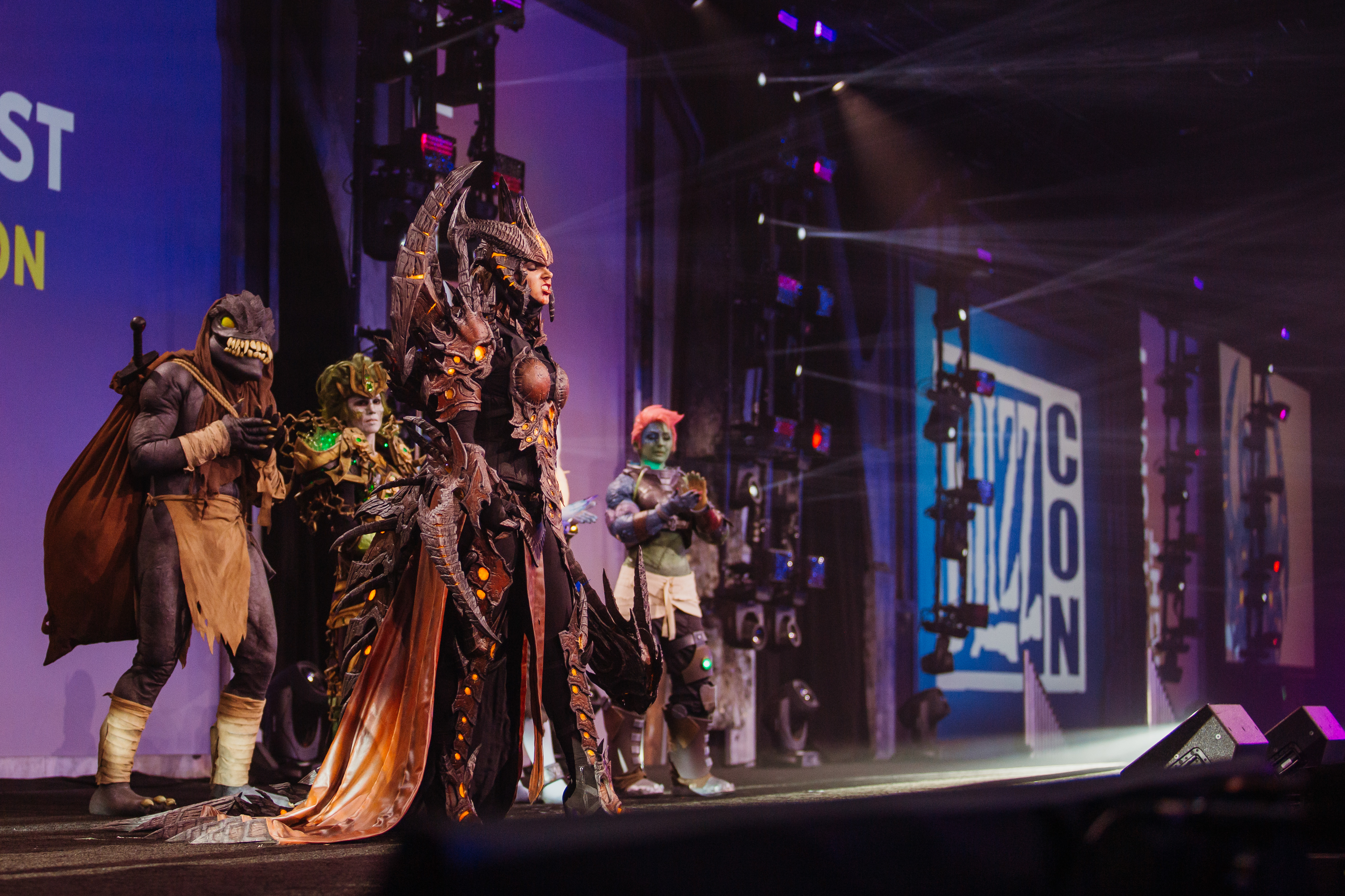 「社群之夜」也是BlizzCon的看點之一，來自世界各地的玩家以暴雪旗下的IP進行cosplay、影片等創意競賽。（暴雪娛樂提供）