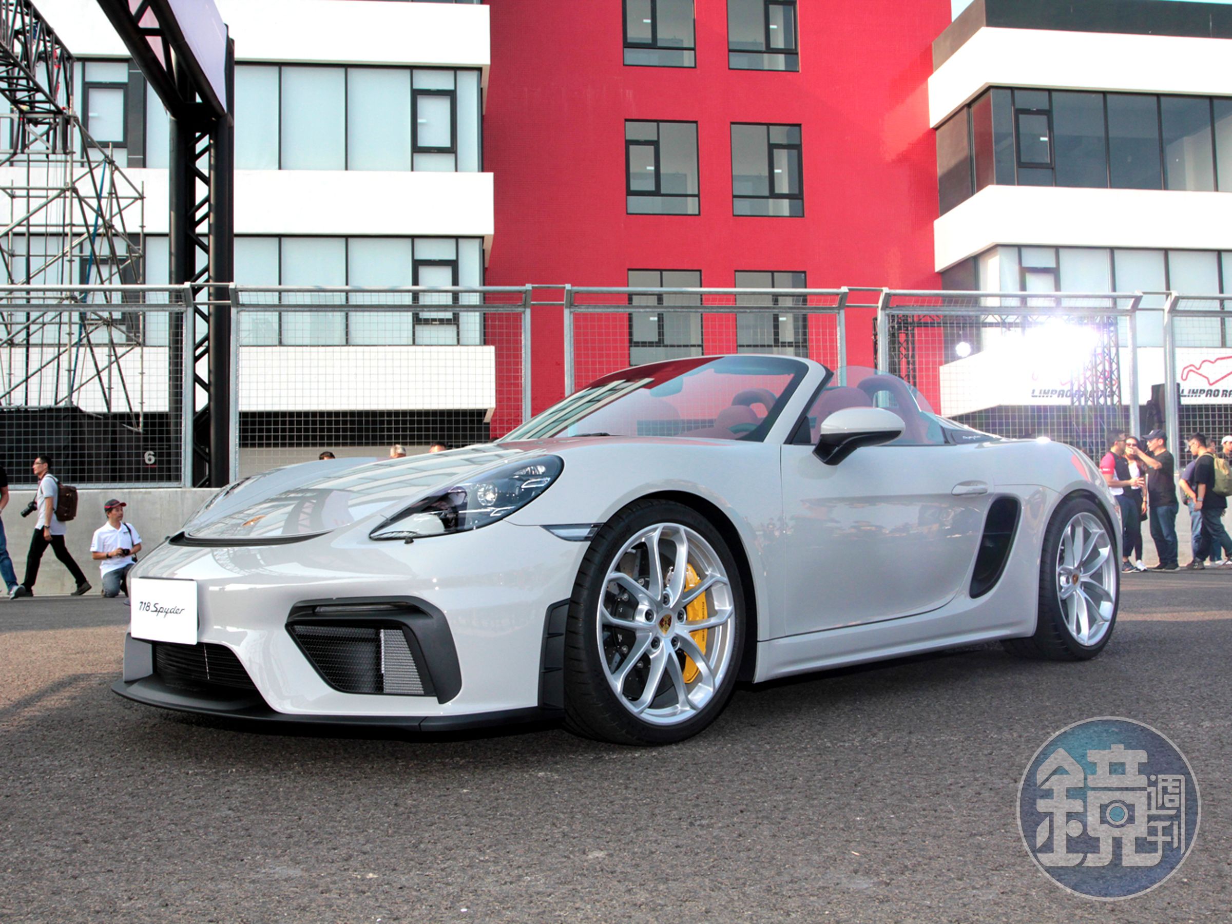 全新Porsche 718 Spyder。