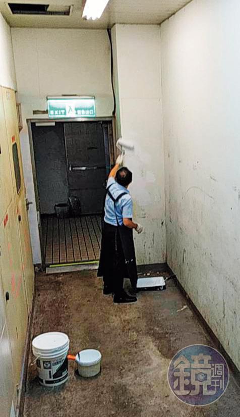 楊嘉仁卸下畜產公司總經理職位後,還被派去刷油漆。(讀者提供)