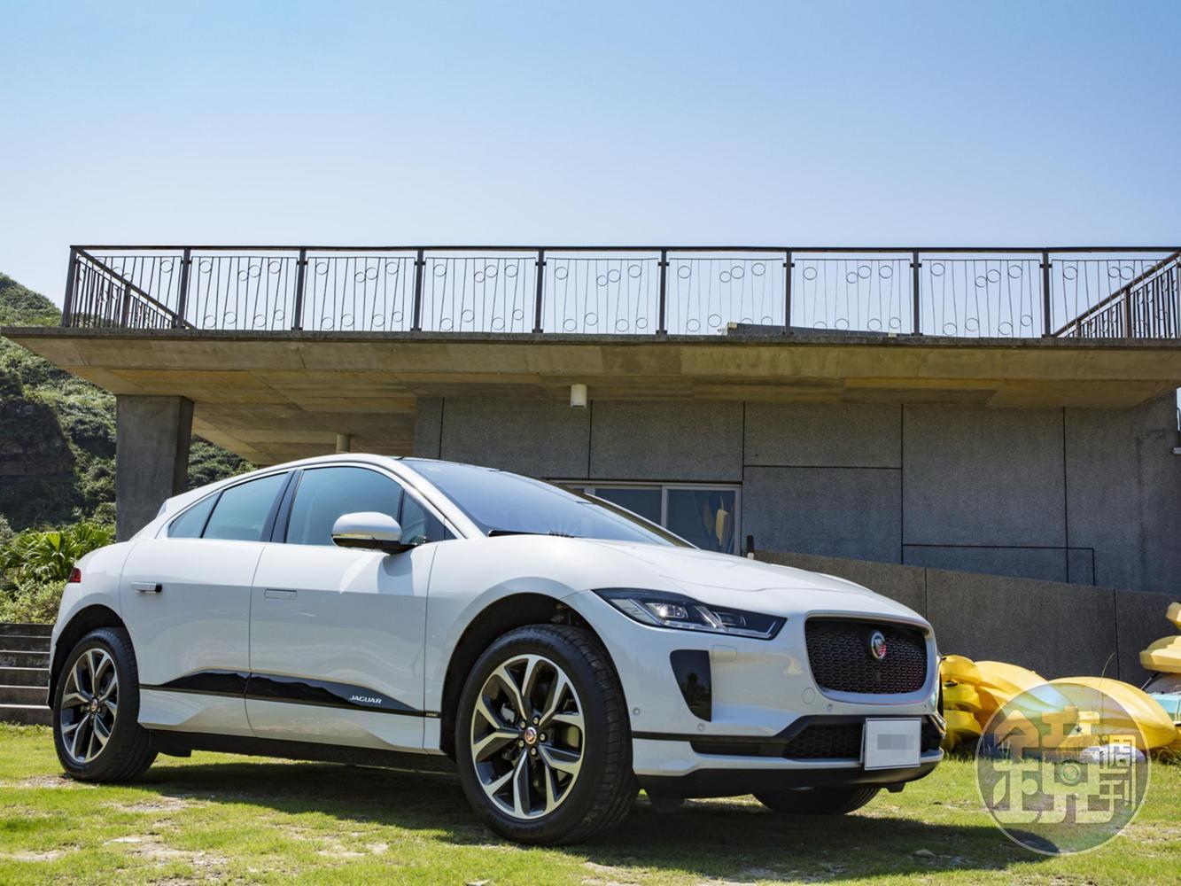 I-Pace靈感源自JAGUAR概念超跑C-X75；類Coupé流線造型與前移式座艙設計，造就與傳統SUV截然不同的運動化風格。