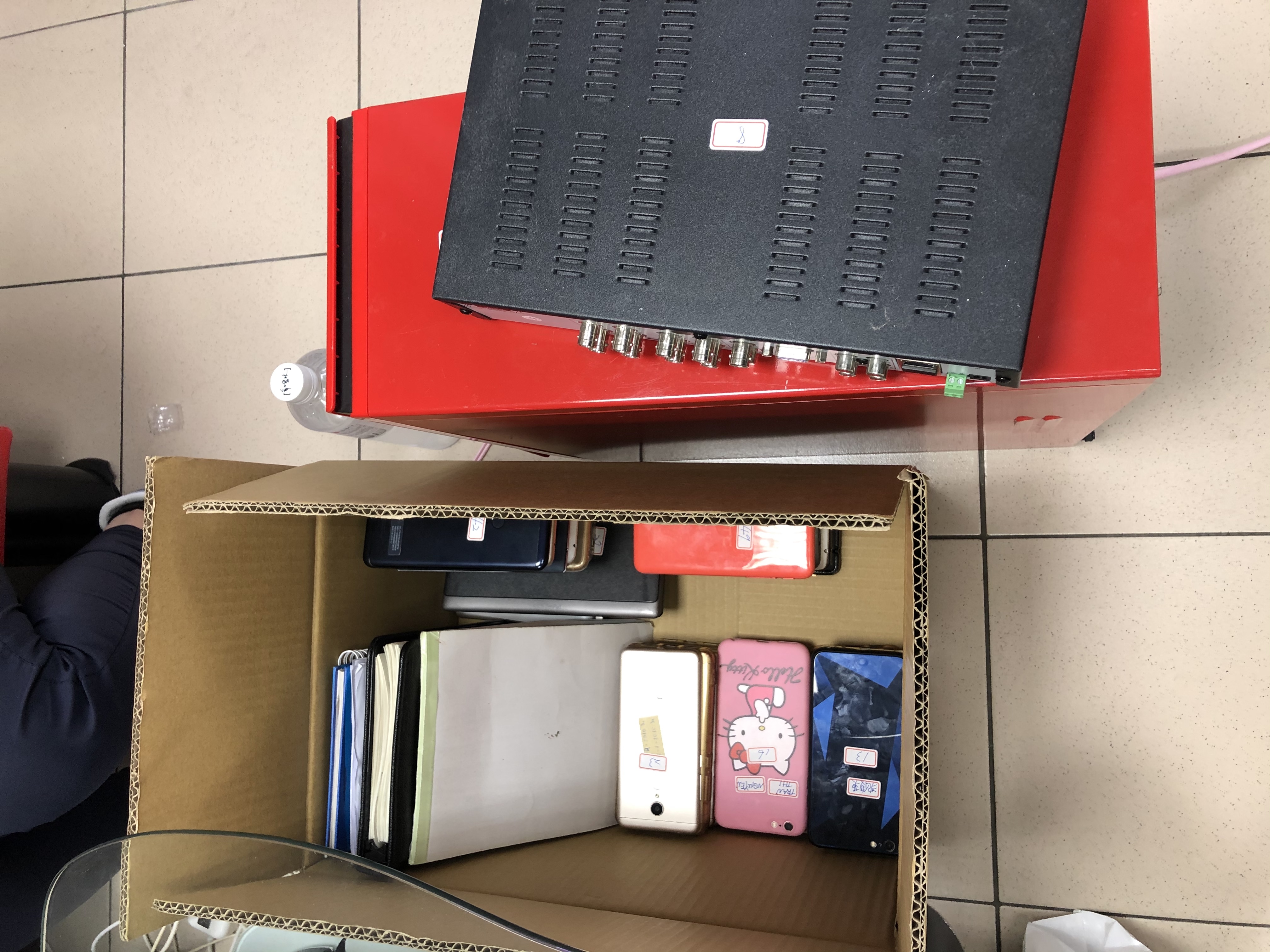 警方查扣相關贓證物。（刑事局提供）