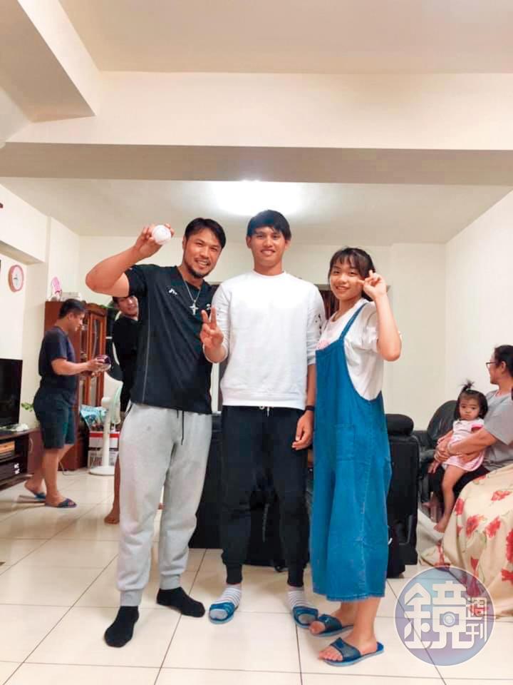 台東陽家開枝散葉,張奕(中)和涉入打假球案的陳致遠(左)感情也很好。(讀者提供)