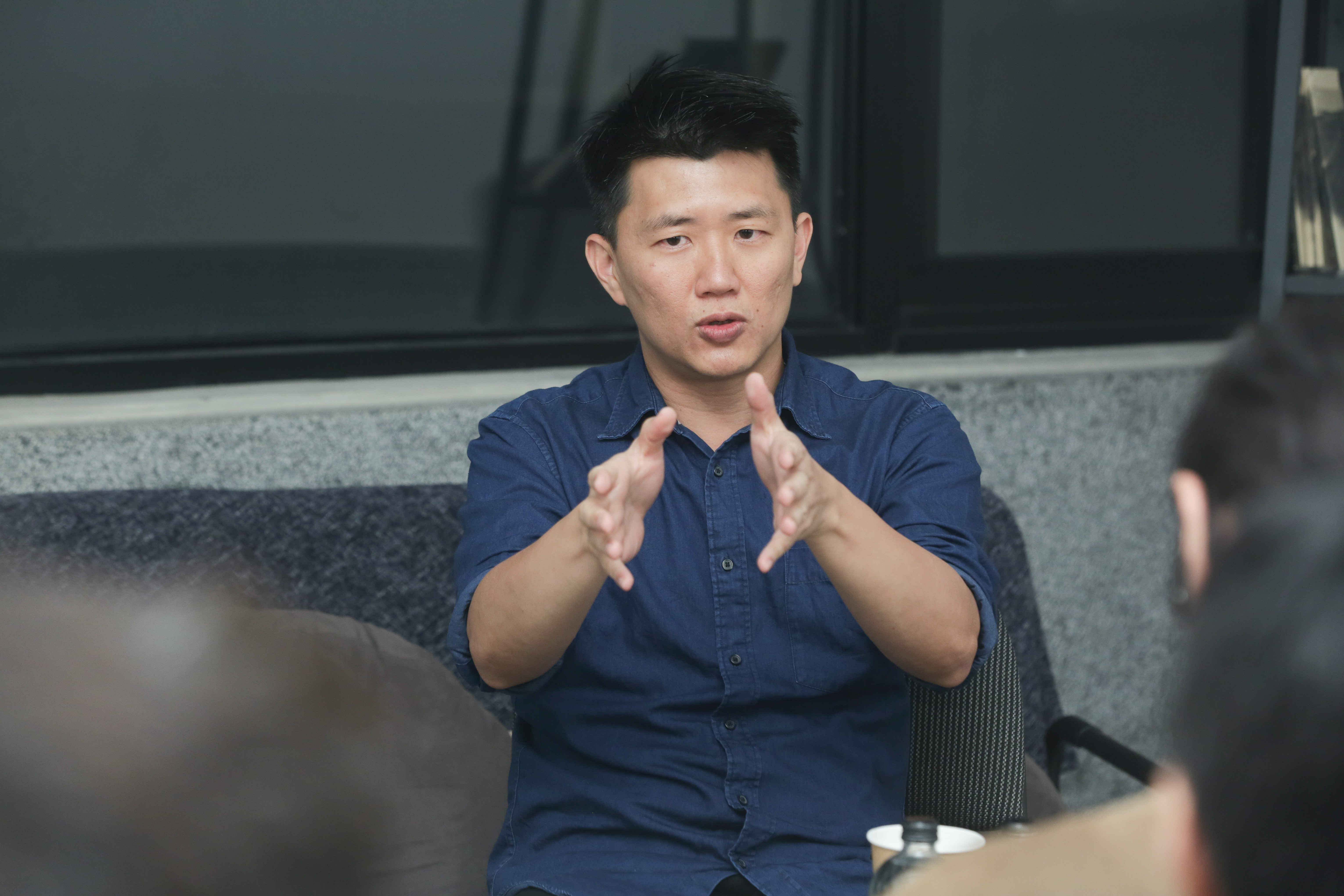 廖克發表情生動，說起電影裡的種種，自己也很多情感邏輯。